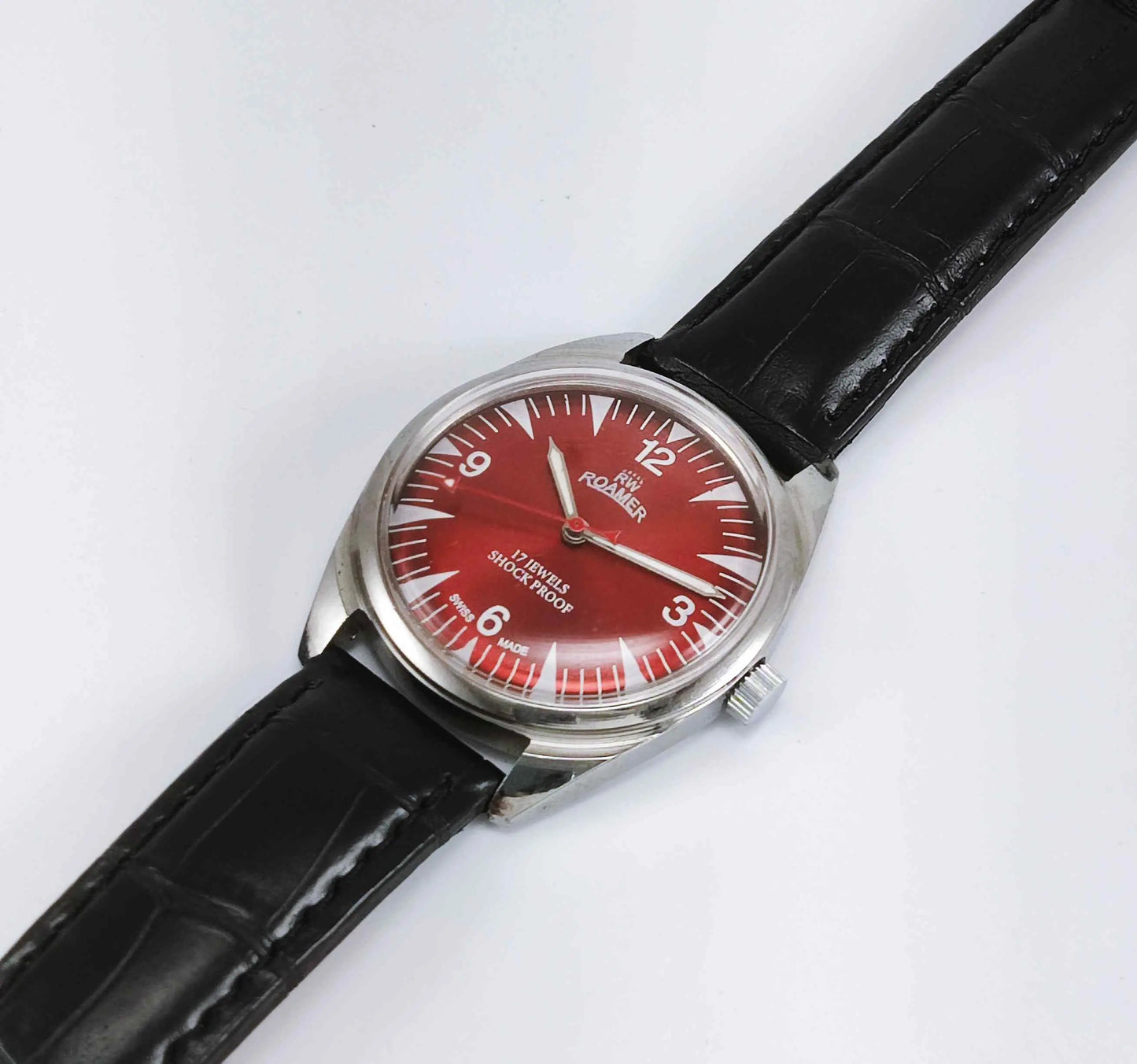 Roamer 17 Jewels Shock Proof Mechanical Handwinding Red Dial Watch Discover-Diamonds