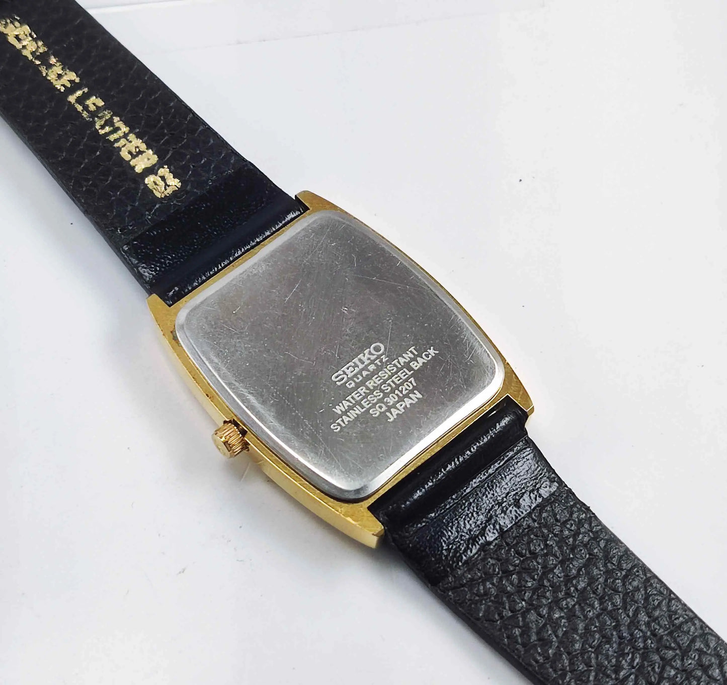 Seiko Quartz MIYOTA Off White Dial Golden Case Men's Watch Discover-Diamonds