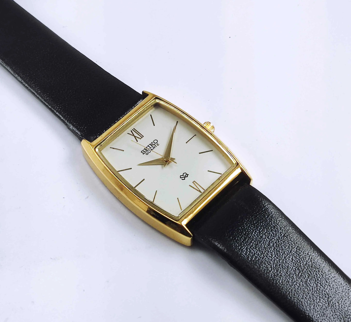 Seiko Quartz MIYOTA Off White Dial Golden Case Men's Watch Discover-Diamonds