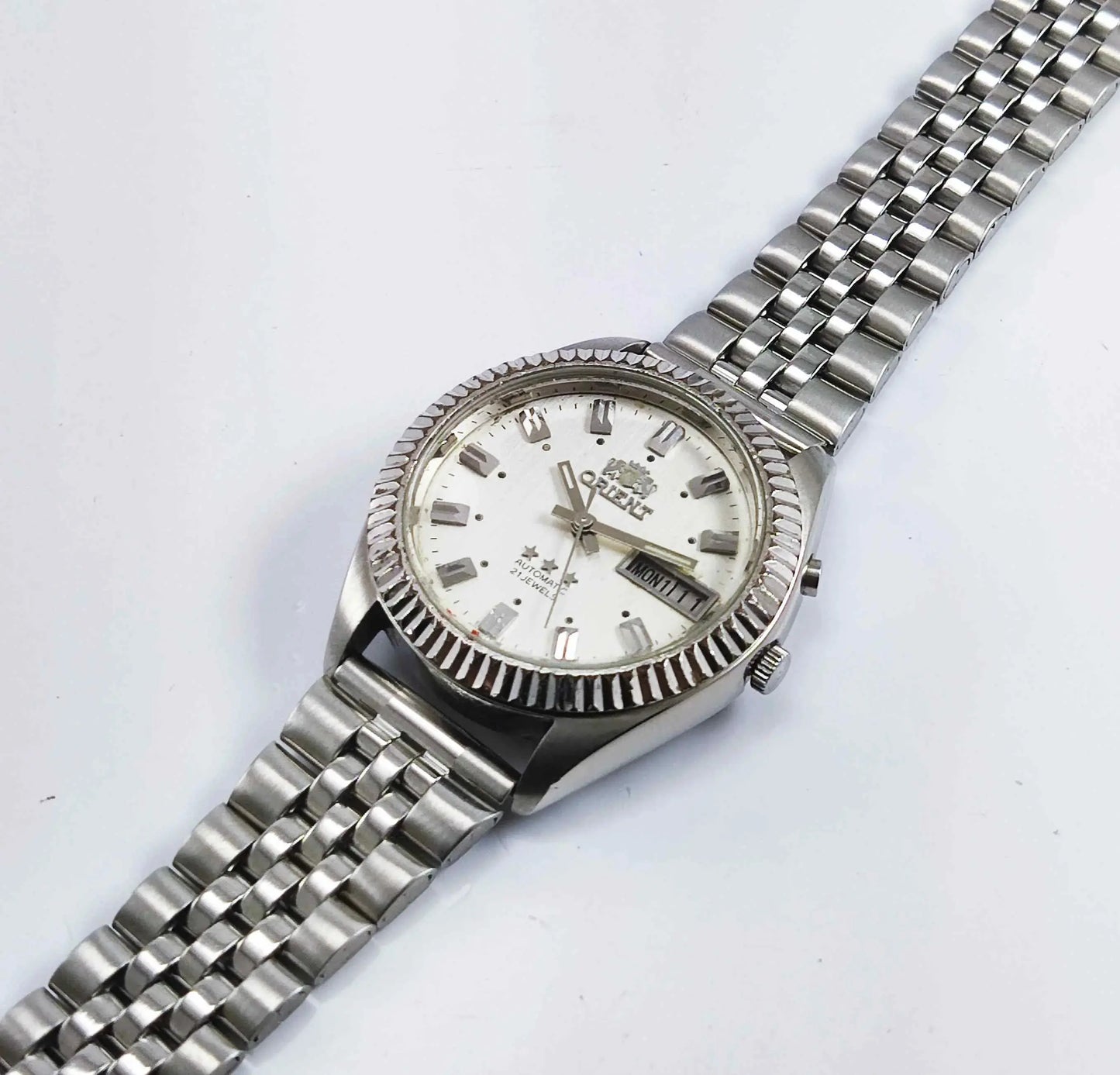 Genuine Orient Automatic 46941 Silver Dial 21 Jewels Day Date Discover-Diamonds