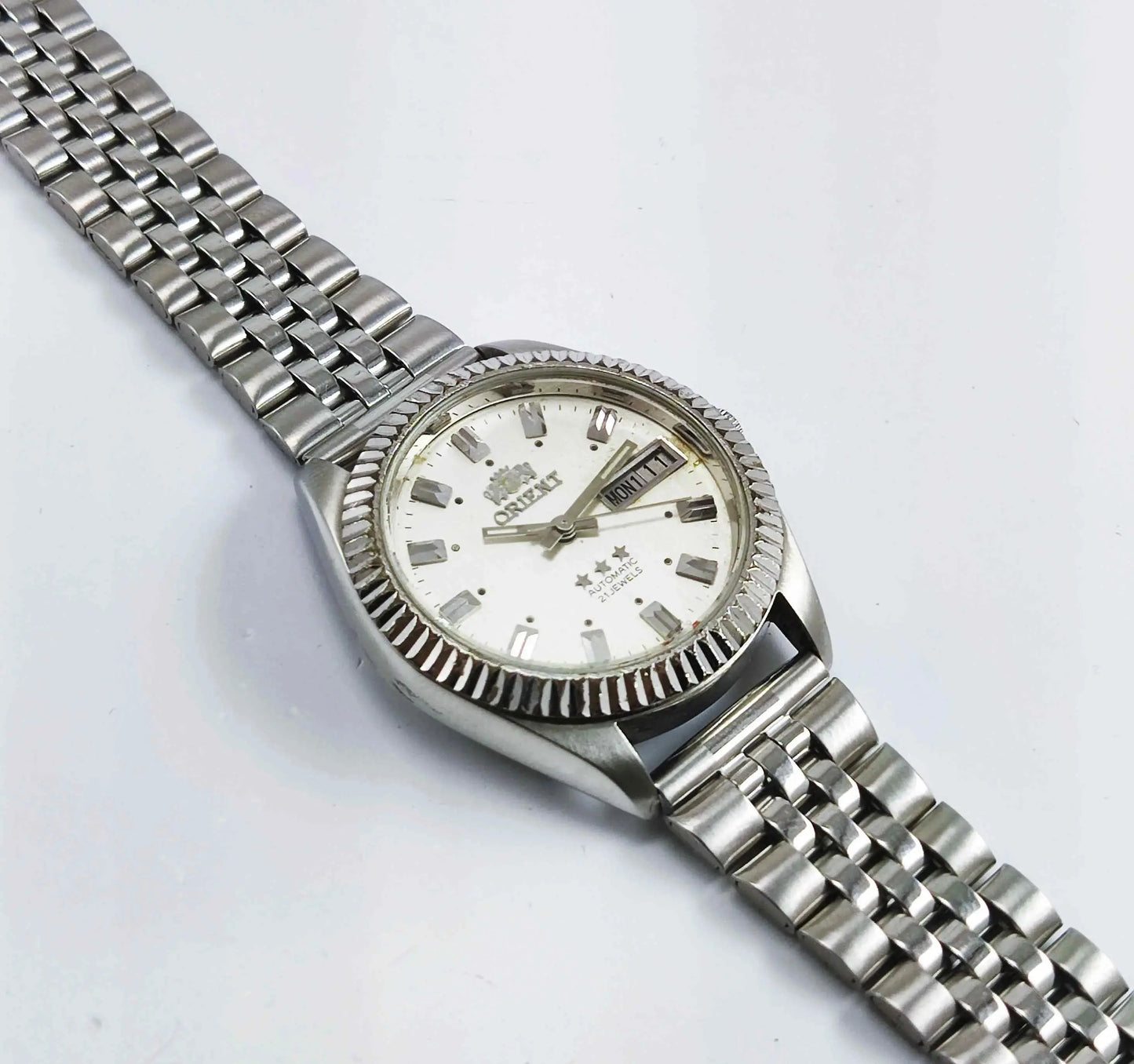 Genuine Orient Automatic 46941 Silver Dial 21 Jewels Day Date Discover-Diamonds