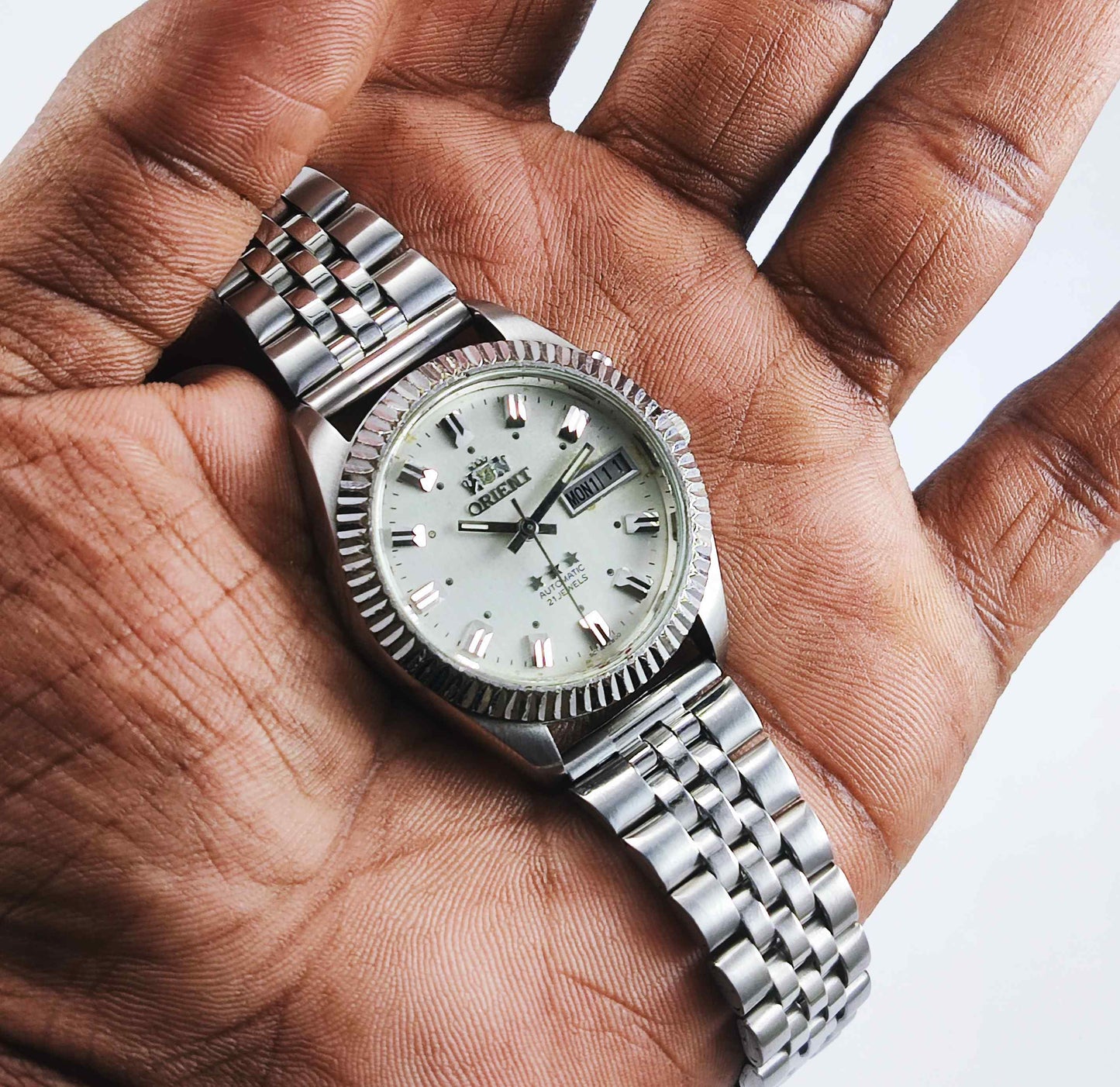 Genuine Orient Automatic 46941 Silver Dial 21 Jewels Day Date Discover-Diamonds