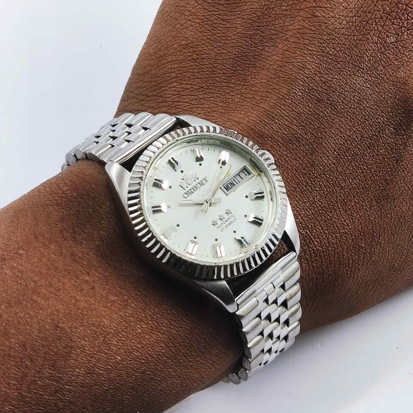 Genuine Orient Automatic 46941 Silver Dial 21 Jewels Day Date Discover-Diamonds