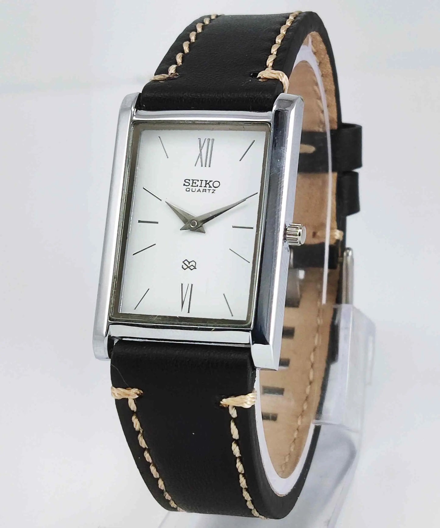 Seiko Quartz MIYOTA White Dial Silver Case Men's Watch Discover-Diamonds