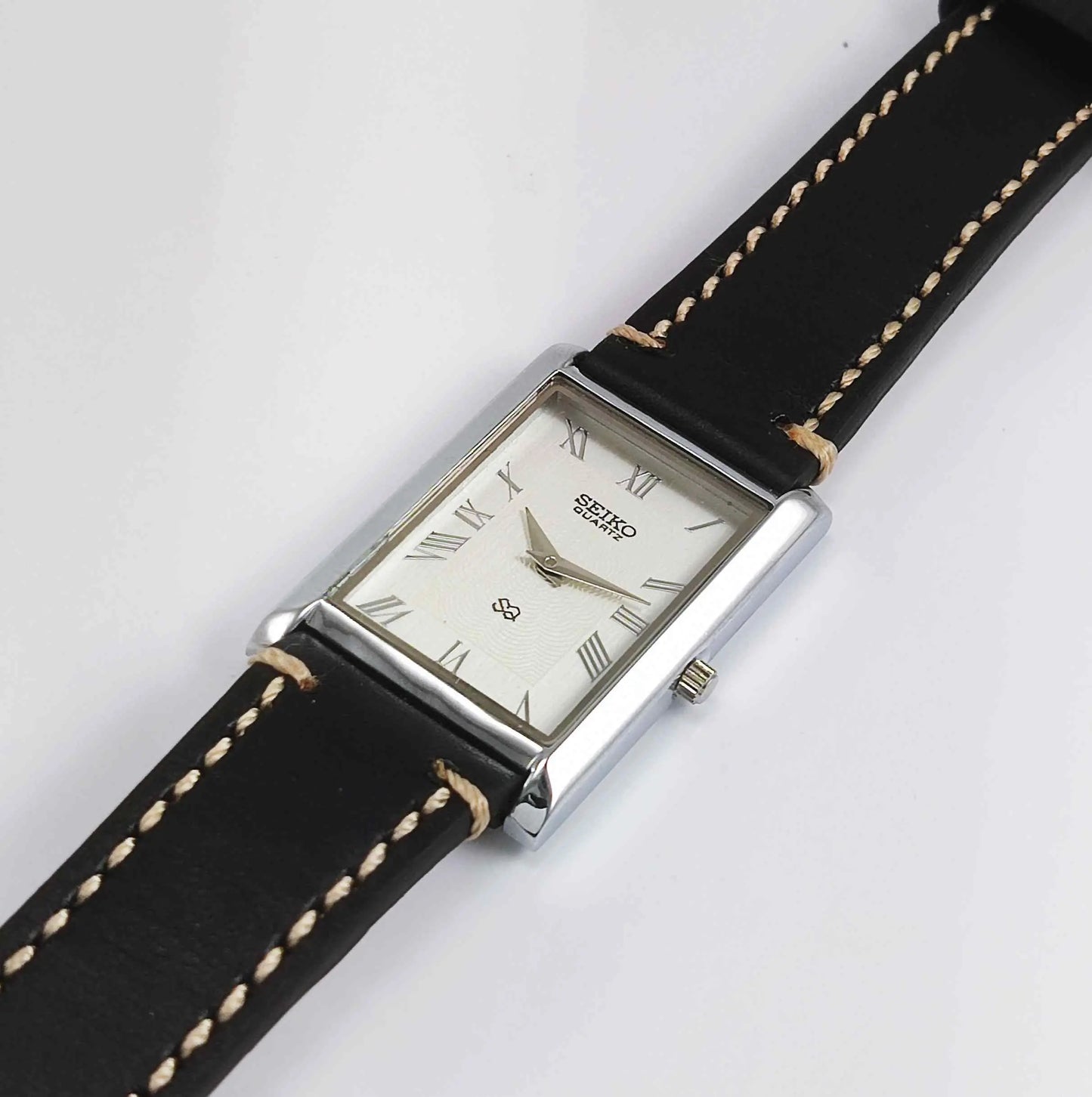 Seiko Quartz MIYOTA Silver Dial Silver Case Men's Watch Discover-Diamonds
