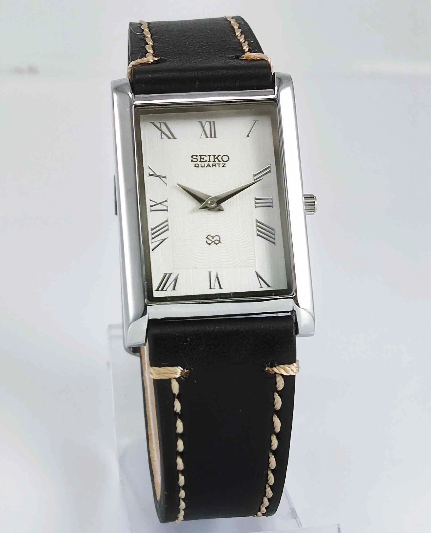 Seiko Quartz MIYOTA Silver Dial Silver Case Men's Watch Discover-Diamonds