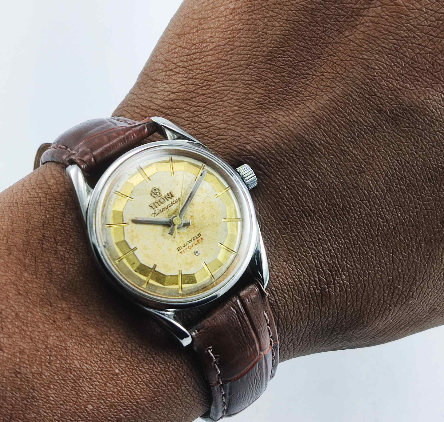 Titoni Airmaster 21 Jewels Titoflex Golden Dial Watch Discover-Diamonds