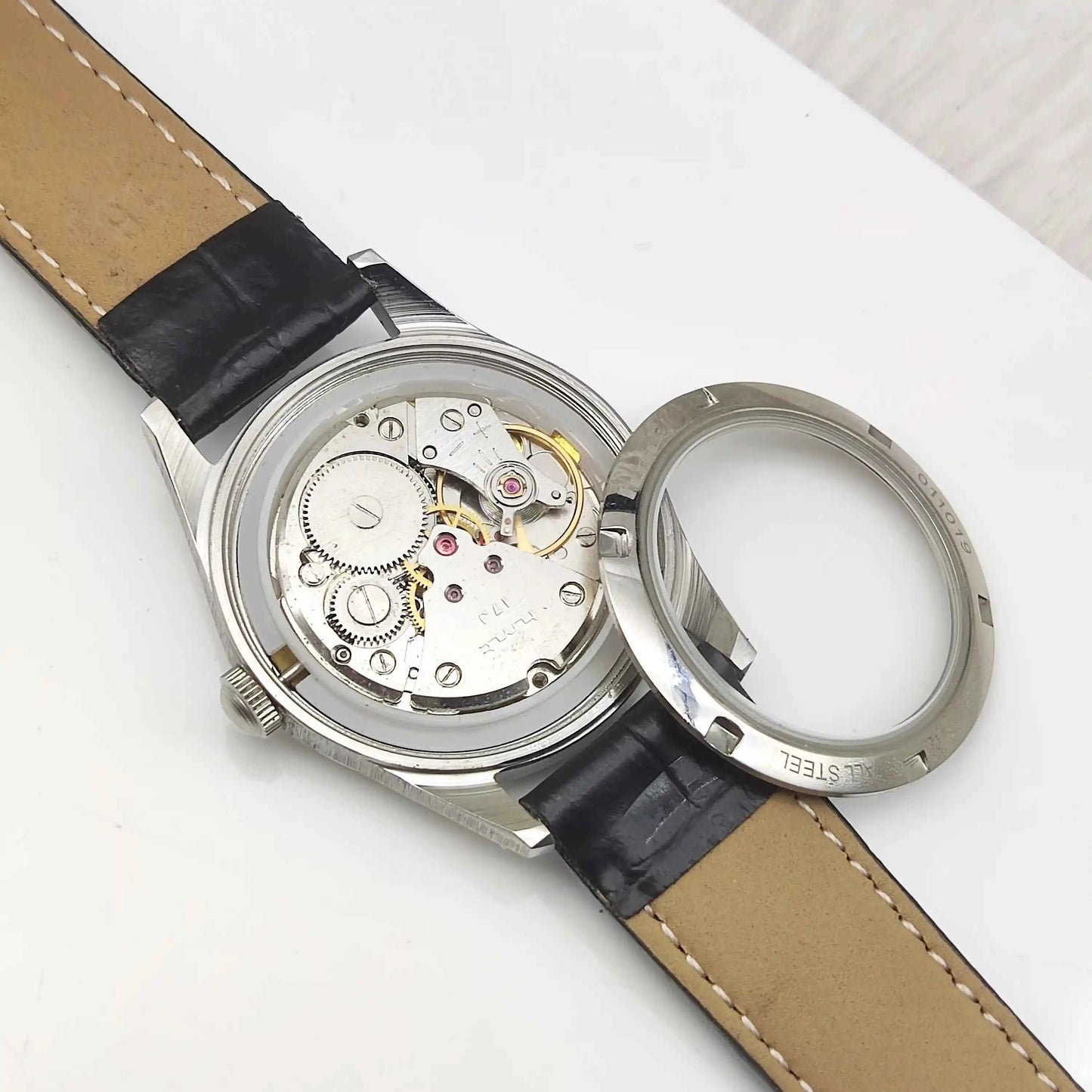 HMT Janata English Numerals Tiffany Dial 17 Jewels Handwinding