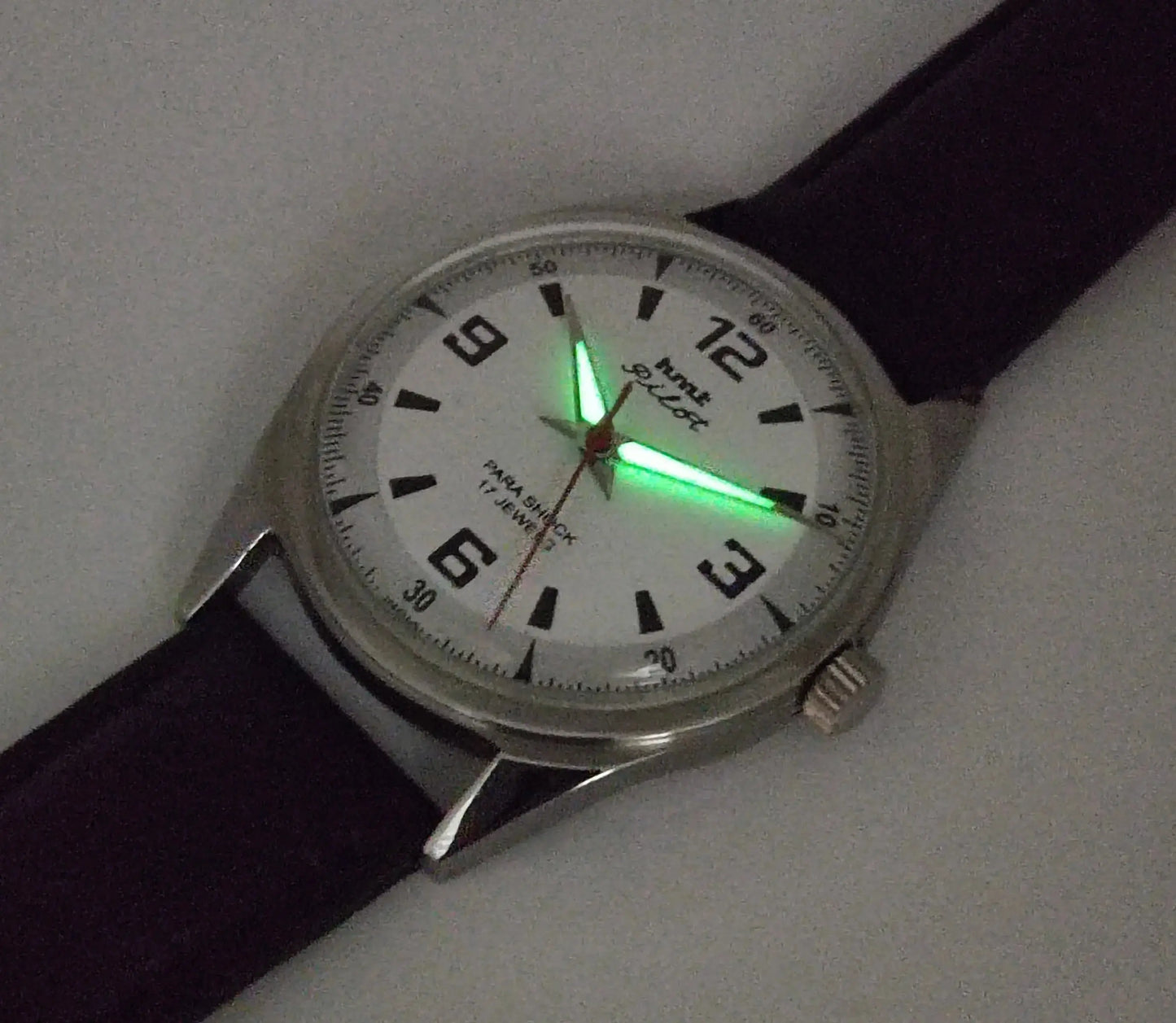 HMT Pilot Para Shock 17 Jewels White Dial Mechanical Hand winding Men's Wrist Watch Discover-Diamonds
