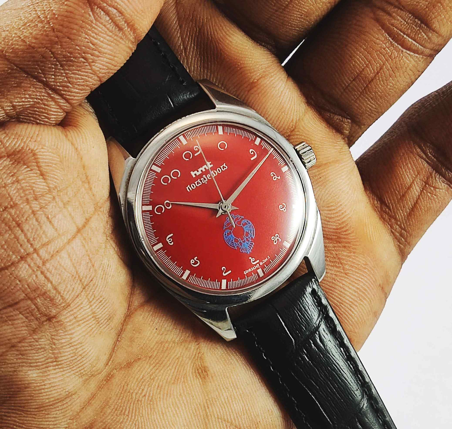 HMT Gandaberunda Kannada Numerals Red Dial 17 Jewels Handwinding Men's Watch 0231 Discover-Diamonds