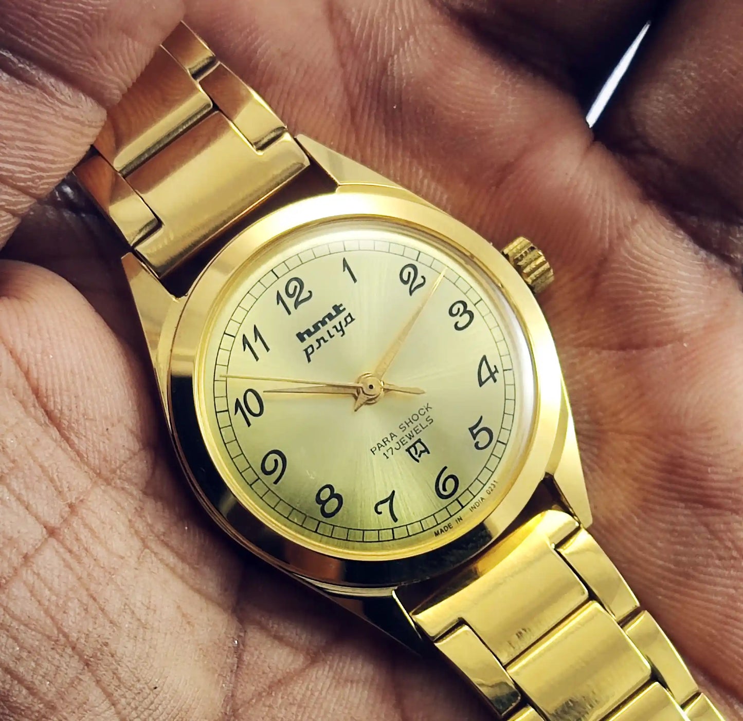 HMT Priya Para Shock 17 Jewels Golden Dial Handwinding Watch Discover-Diamonds