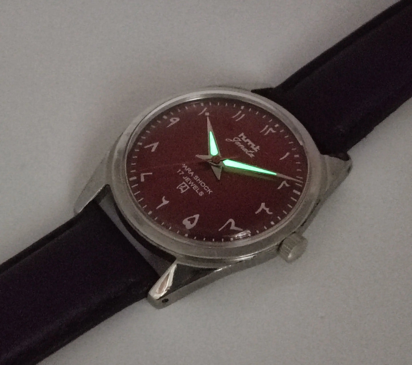 HMT Janata Para Shock 17 Jewels Maroon Red Urdu / Arabic Dial Mechanical Hand winding Men's Wrist Watch Discover-Diamonds