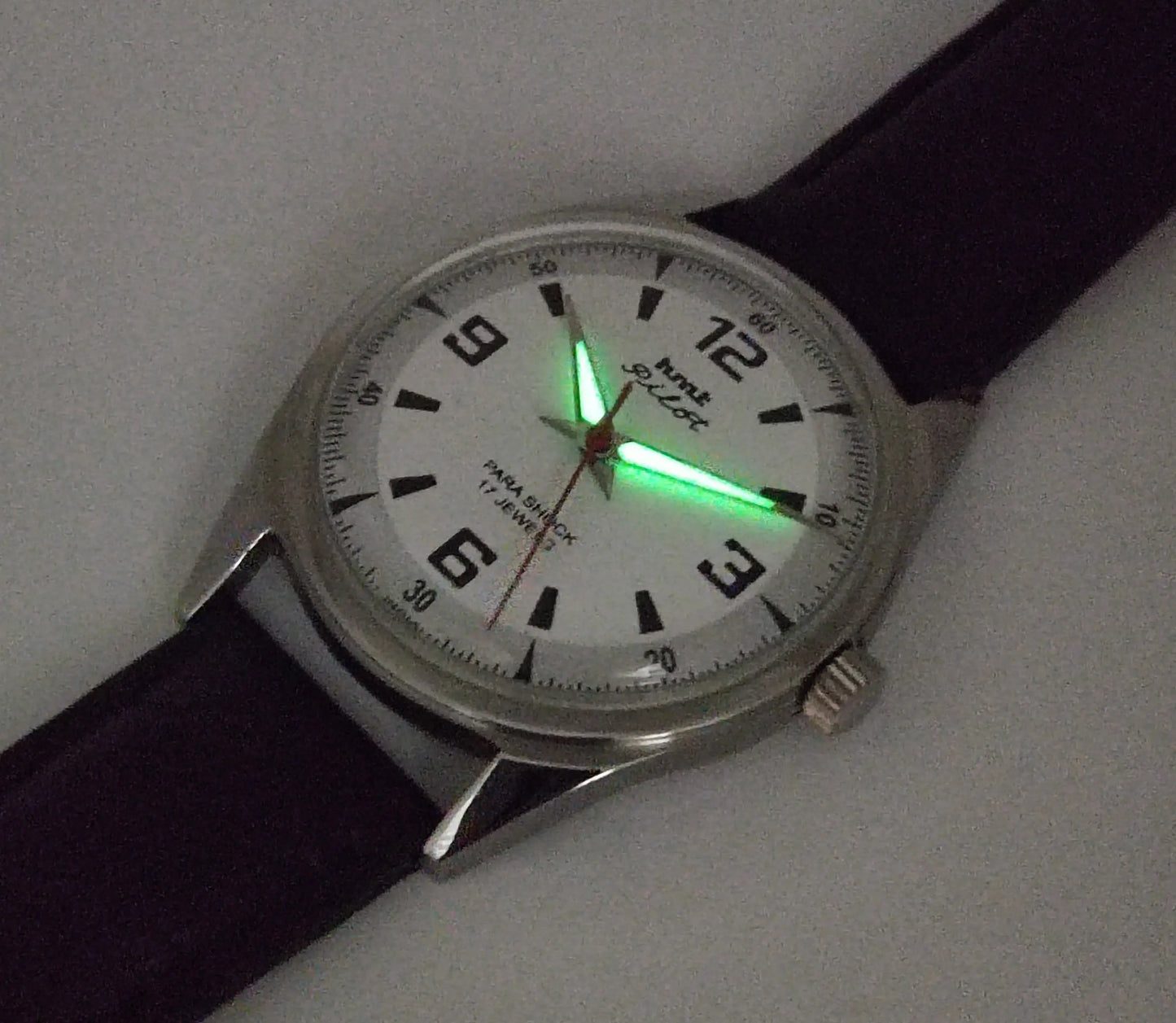 HMT Pilot Para Shock 17 Jewels White Dial Mechanical Hand winding Men's Wrist Watch Discover-Diamonds