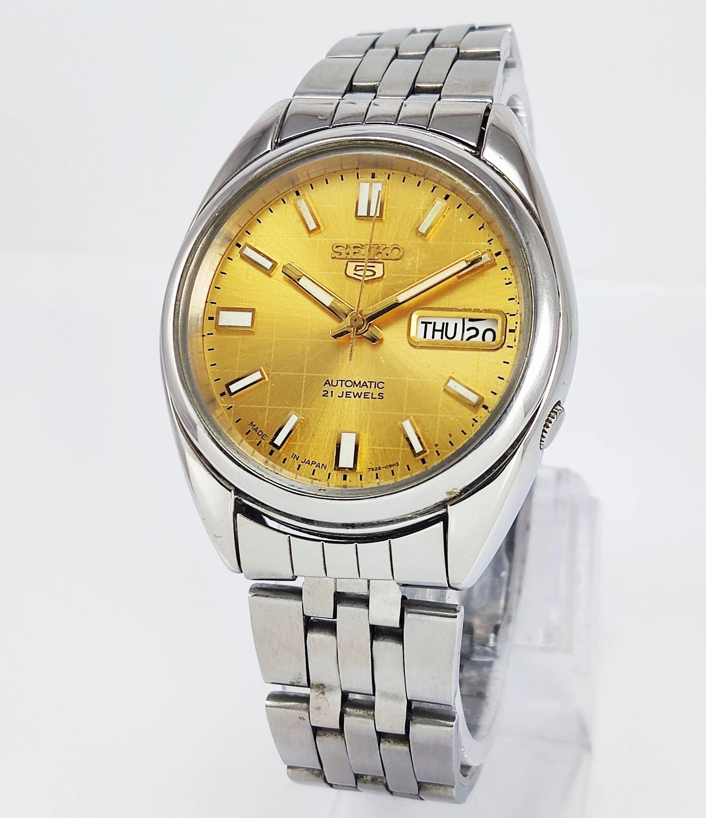 Seiko 5 Mechanical Automatic-7S26B Analog 21 Jewels Day Date Golden Dial Men's Wrist Watch - Discover-Diamonds