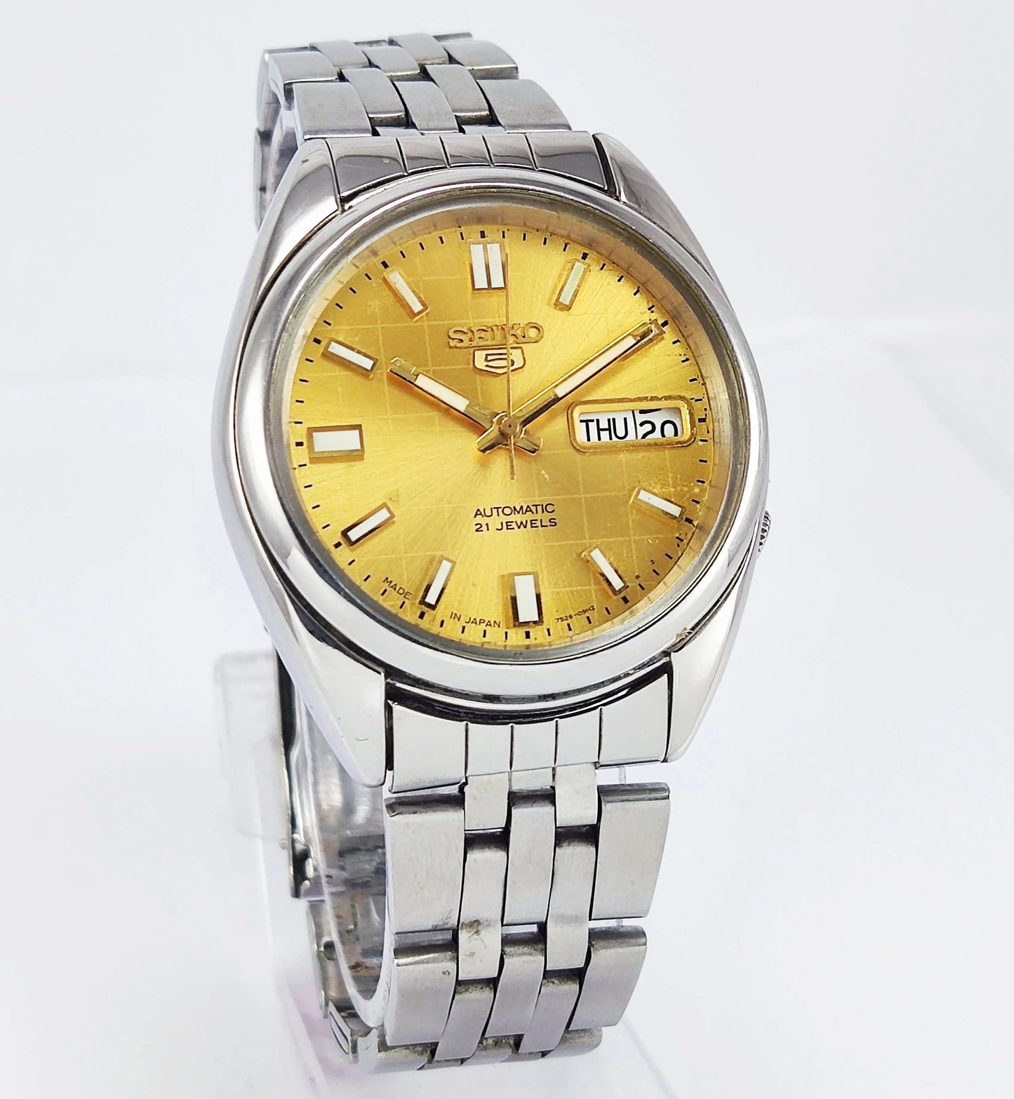 Seiko 5 Mechanical Automatic-7S26B Analog 21 Jewels Day Date Golden Dial Men's Wrist Watch - Discover-Diamonds