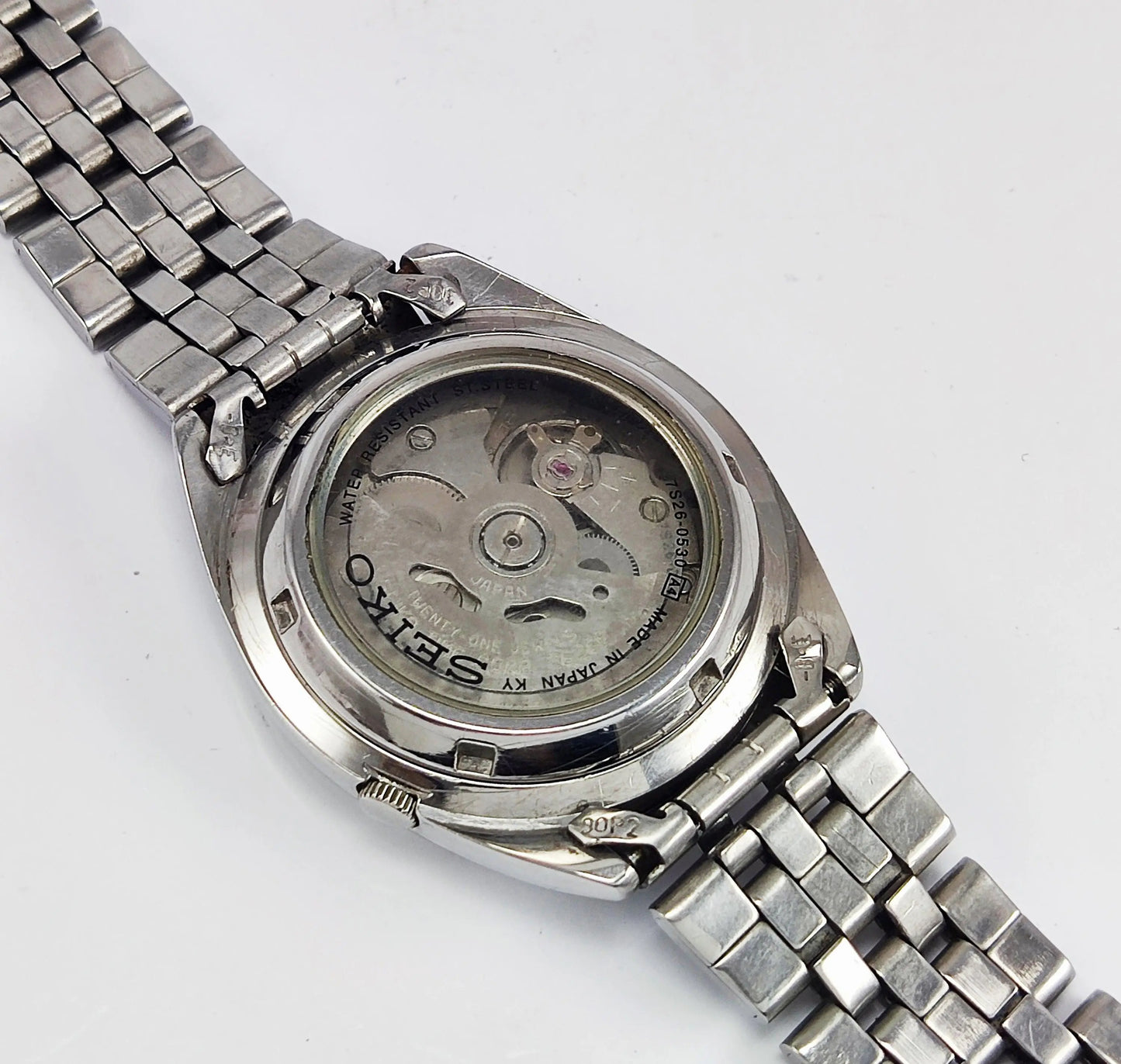 Seiko 5 Mechanical Automatic-7S26B Analog 21 Jewels Day Date Golden Dial Men's Wrist Watch - Discover-Diamonds