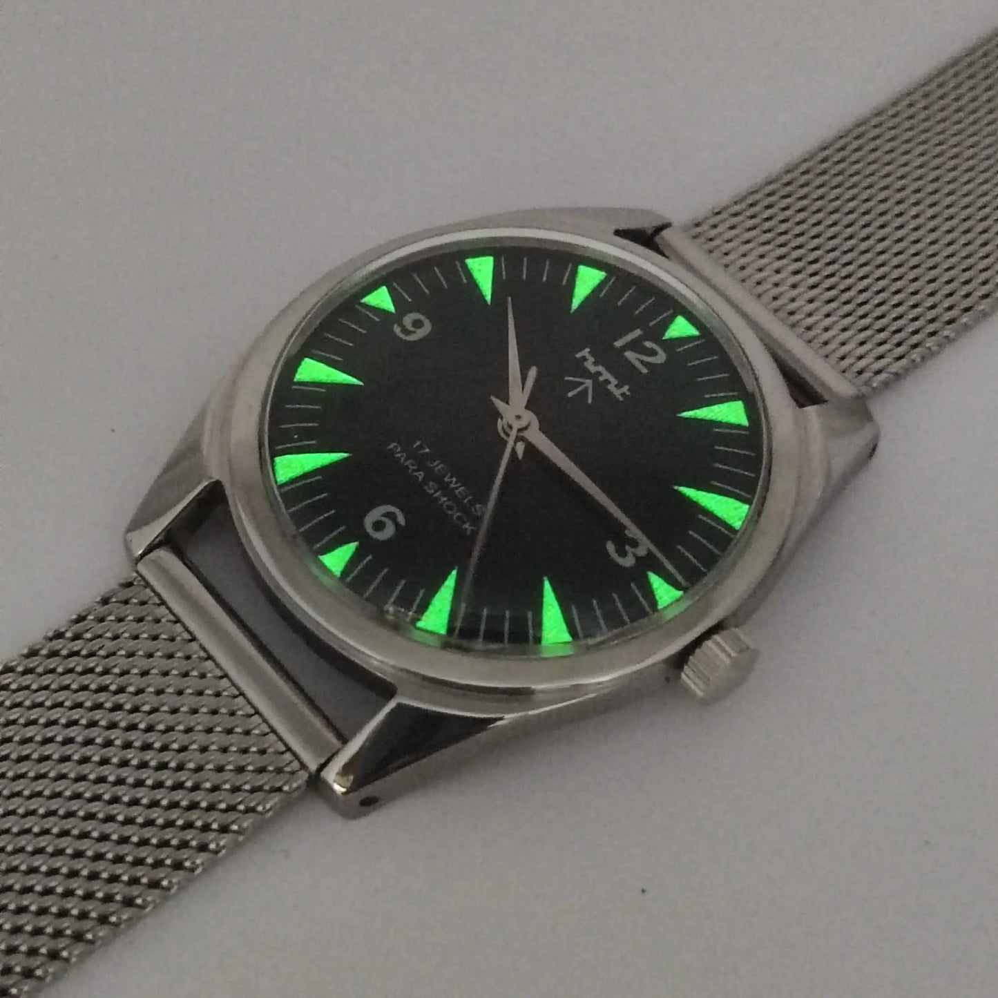 HMT Para Shock 17 Jewels Black Dial Mechanical Hand winding Men's Wrist Watch Discover-Diamonds