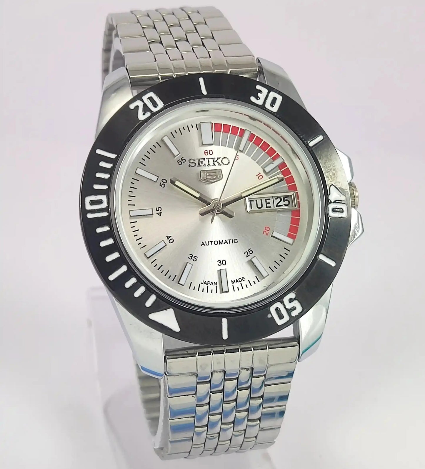 Seiko 5 Automatic 21 Jewels Silver Dial A6319 Discover-Diamonds