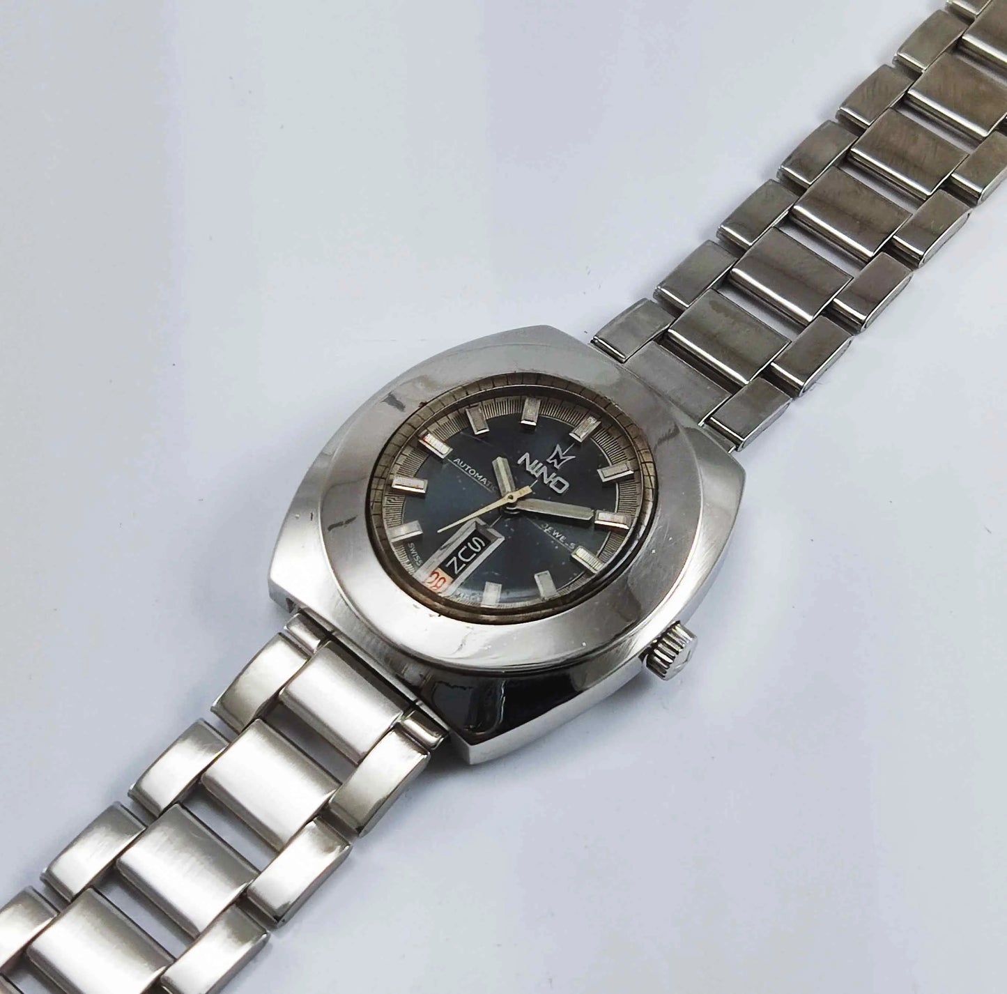 Vintage Nino Automatic Gray Dial 17 Jewels Swiss Made 2066 Discover-Diamonds