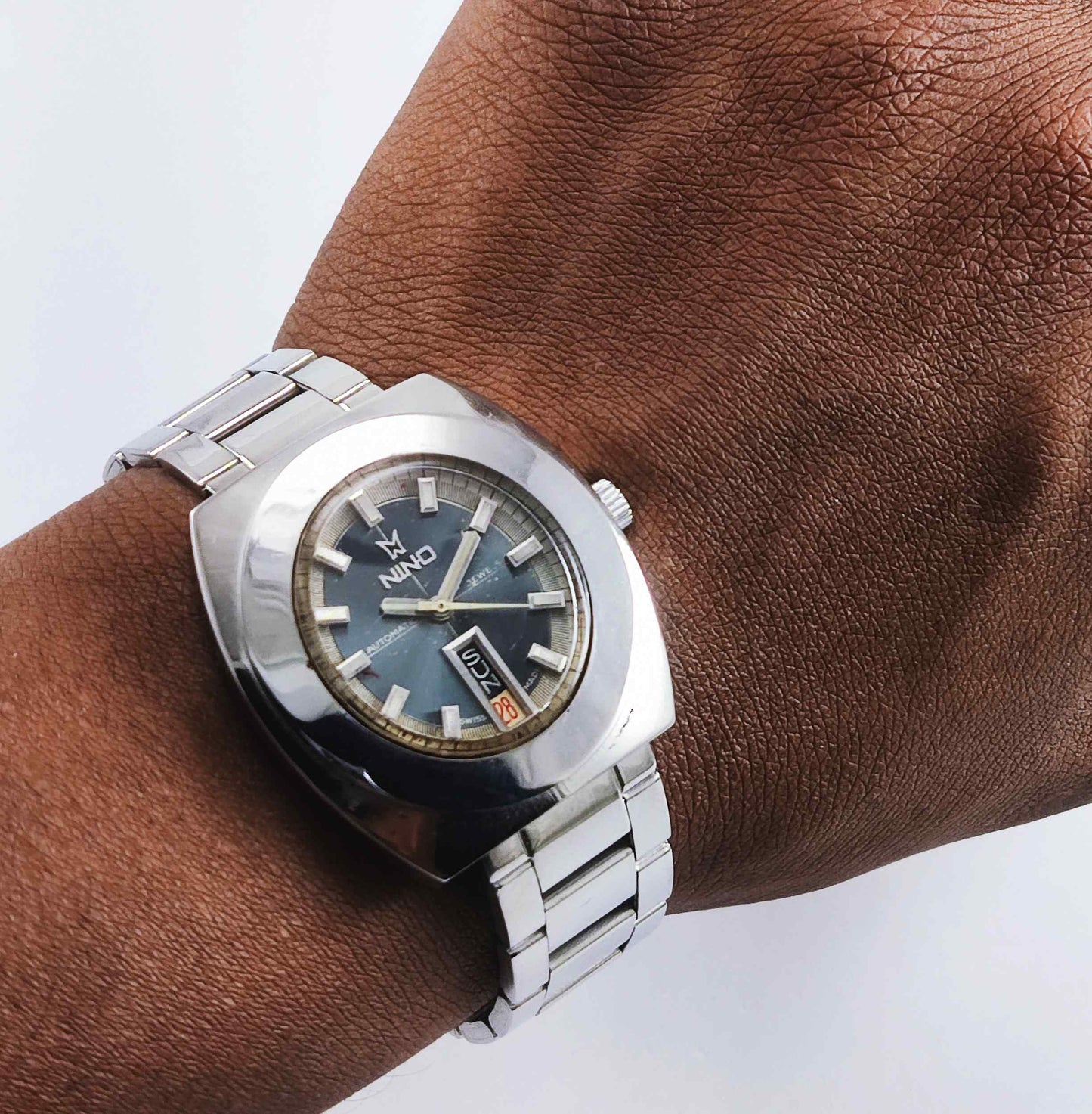 Vintage Nino Automatic Gray Dial 17 Jewels Swiss Made 2066 Discover-Diamonds