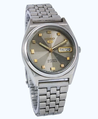 Seiko 5 Automatic-7S26A Silver Dial 21  Jewels Day Date Men's Mechanical Watch Discover-Diamonds