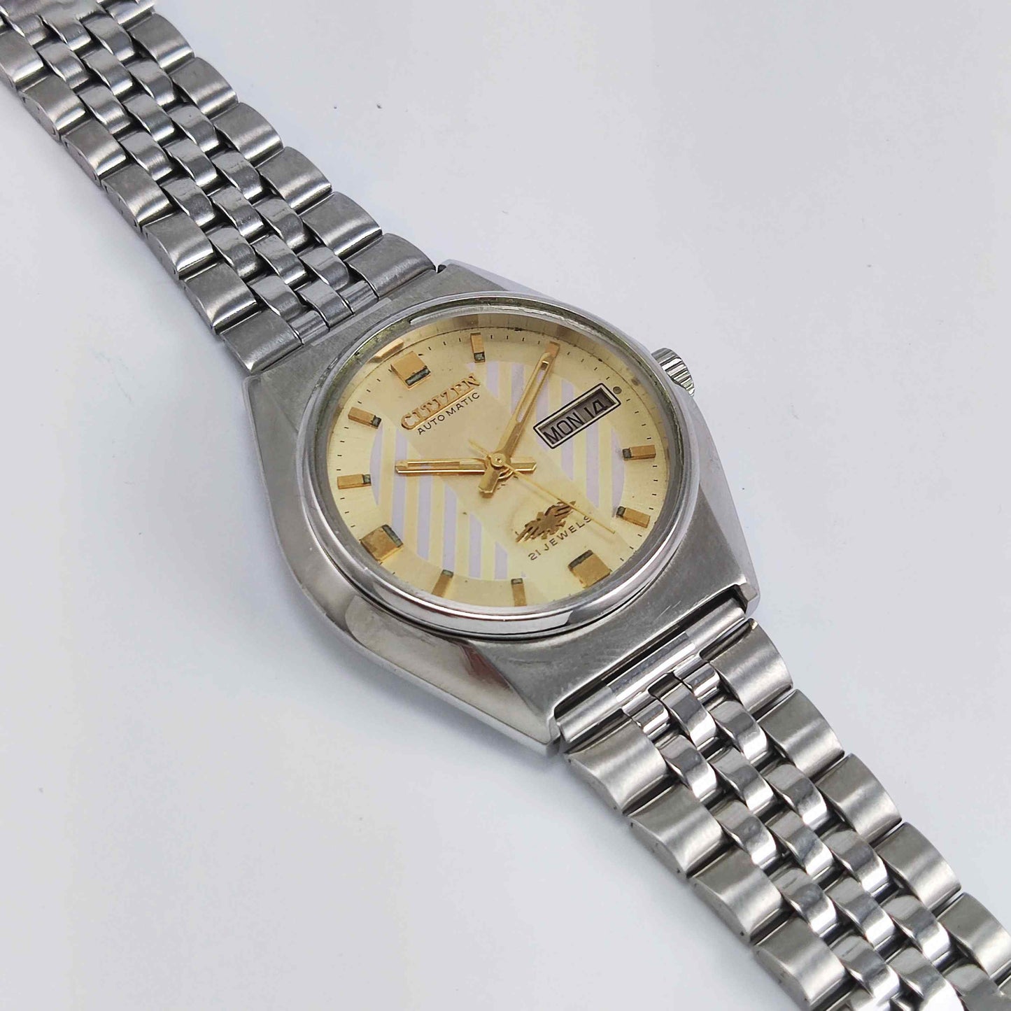 Citizen Automatic 8200A Cream Color Dial 21 Jewels Day Date Men's Mechanical Watch Discover-Diamonds