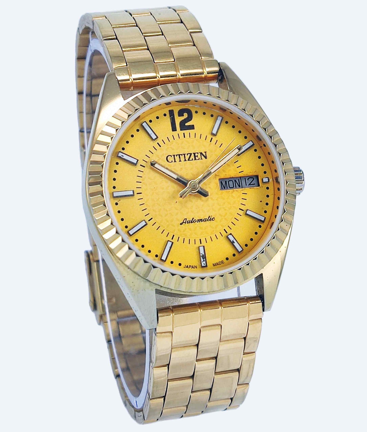 Citizen Automatic 8200A Sun Yellow Dial 21 Jewels Day Date Men's Mechanical Watch Discover-Diamonds