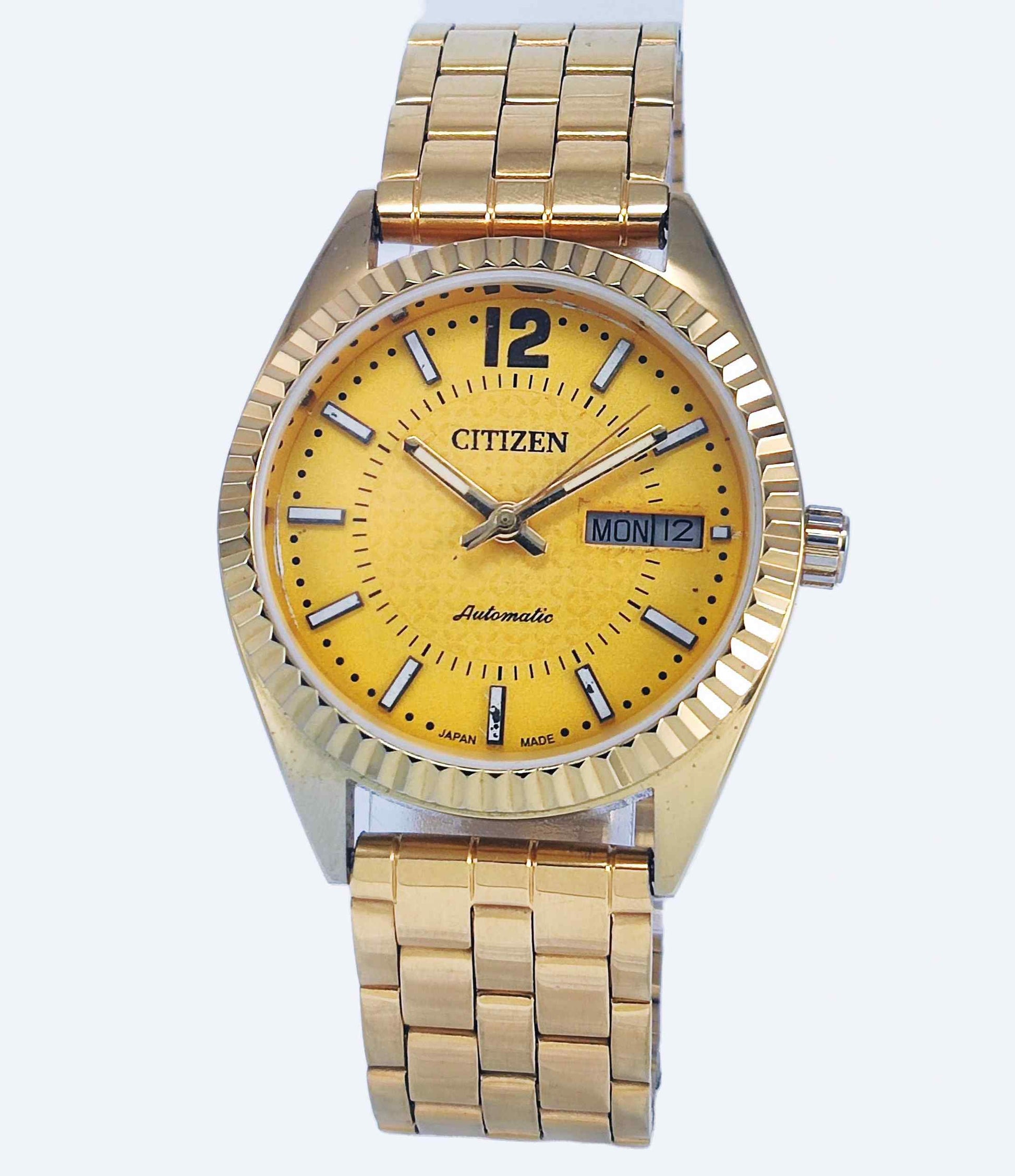 Citizen Automatic 8200A Sun Yellow Dial 21 Jewels Day Date Men's Mechanical Watch Discover-Diamonds