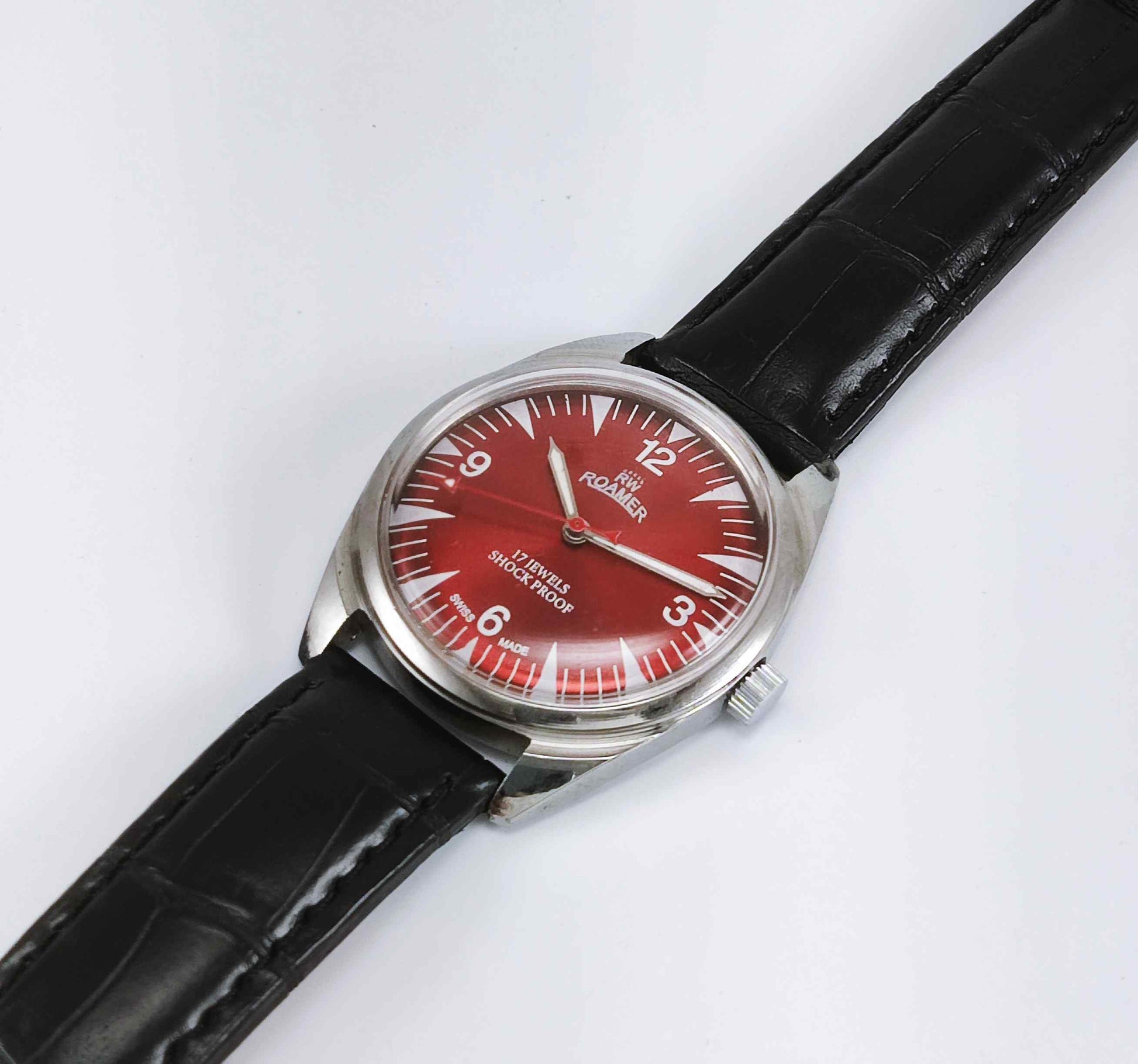 Roamer 17 Jewels Shock Proof Mechanical Handwinding Red Dial Watch Discover-Diamonds