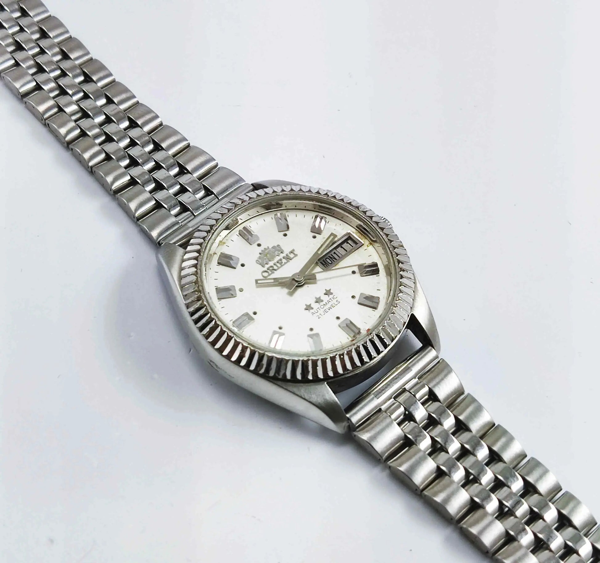 Genuine Orient Automatic 46941 Silver Dial 21 Jewels Day Date Discover-Diamonds