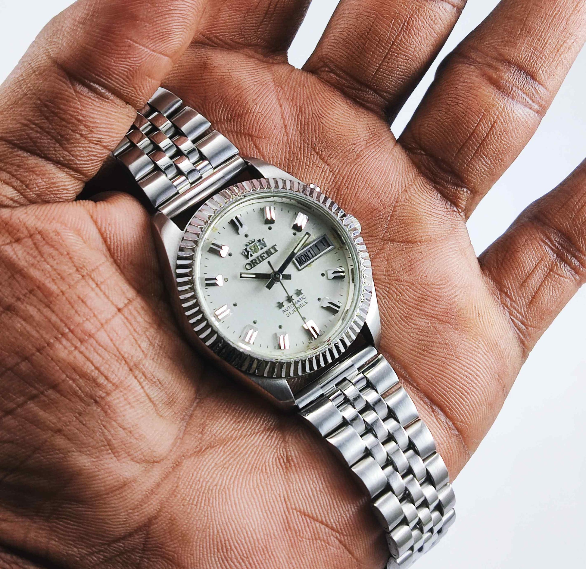 Genuine Orient Automatic 46941 Silver Dial 21 Jewels Day Date Discover-Diamonds