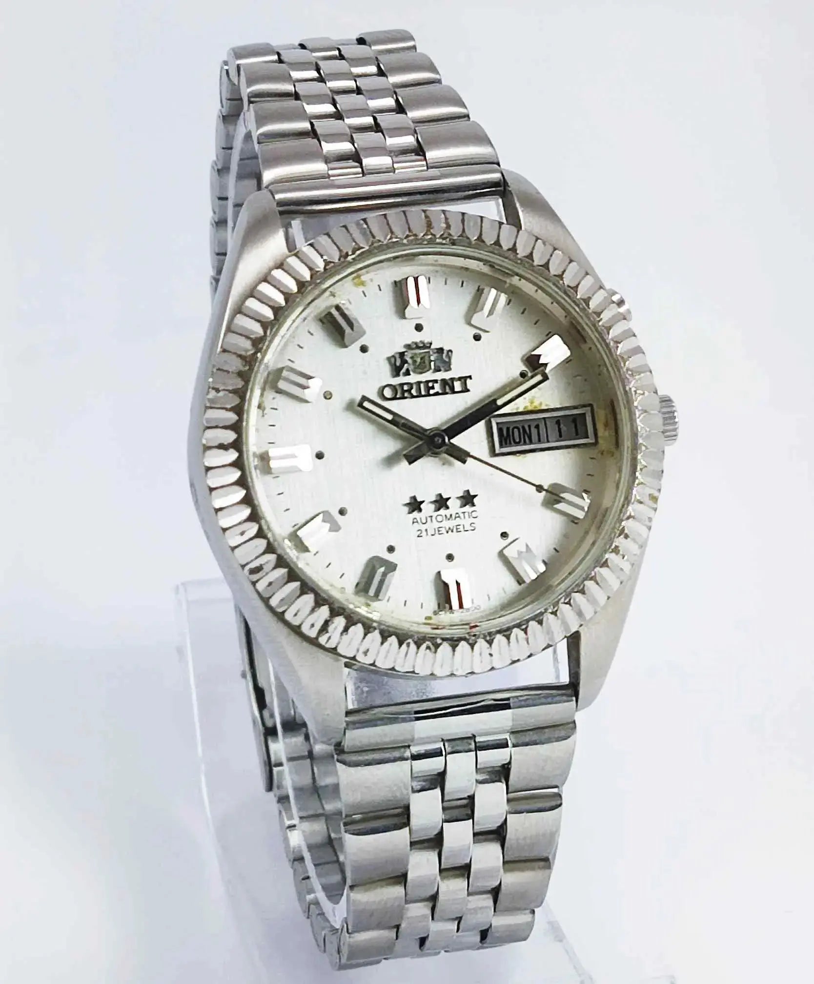 Genuine Orient Automatic 46941 Silver Dial 21 Jewels Day Date Discover-Diamonds