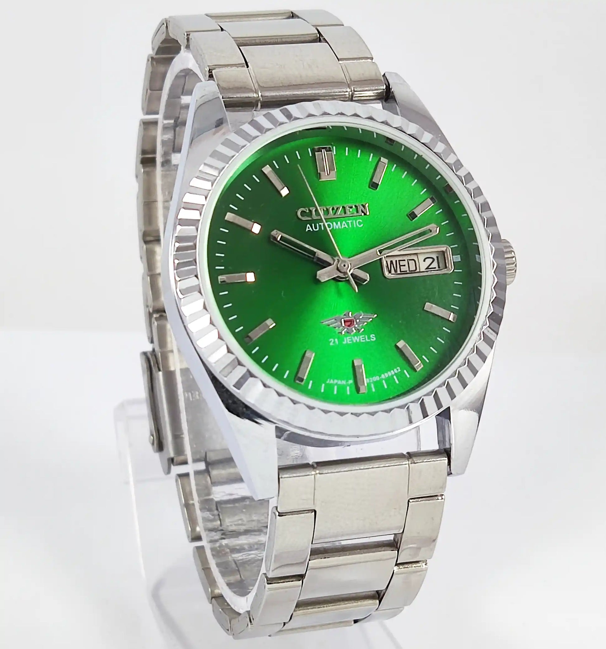 Citizen Automatic 8200A Green Dial 21 Jewels Day Date Automatic - Discover-Diamonds