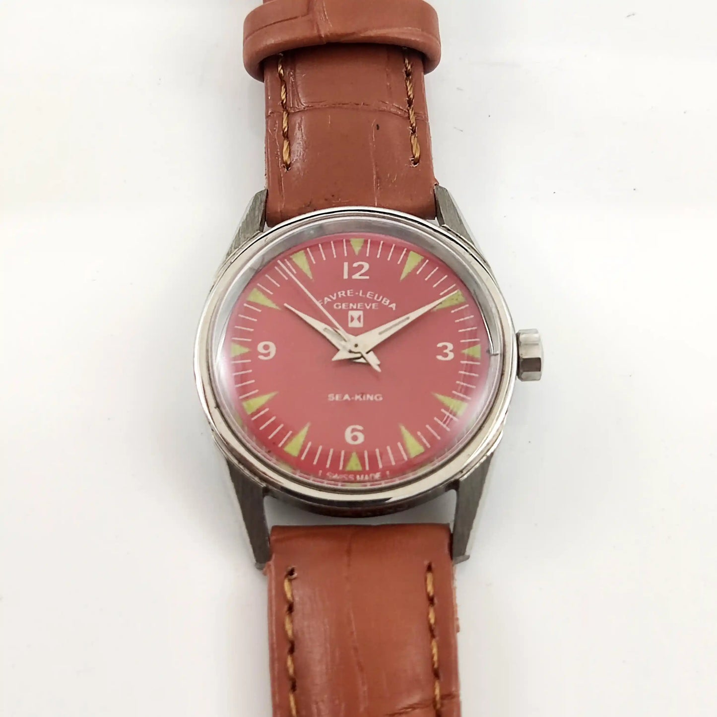 Favre Leuba Geneva Seaking Red Dial 17 Jewels English Numerals Indices