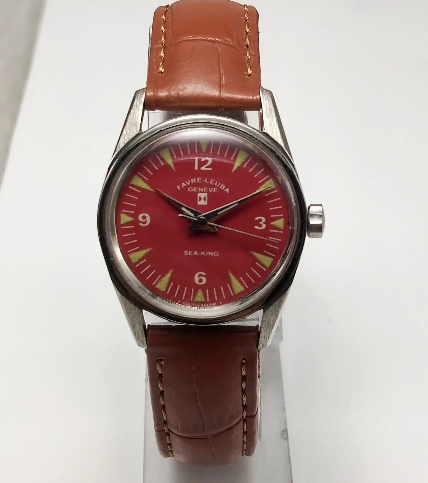 Favre Leuba Geneva Seaking Red Dial 17 Jewels English Numerals Indices