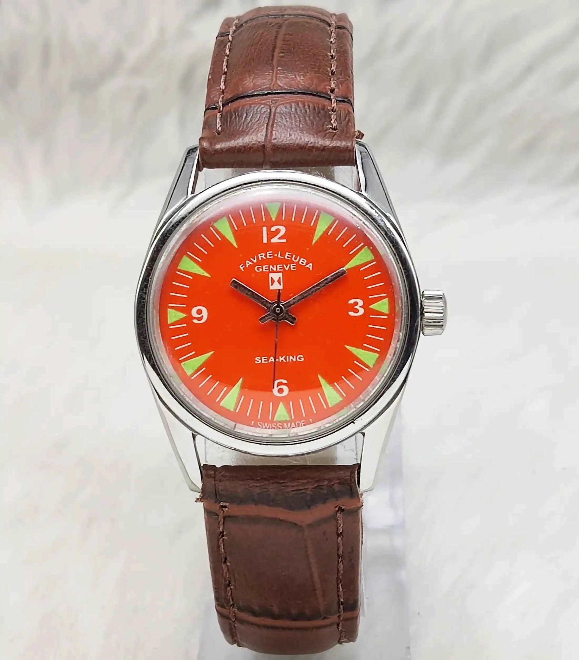 Favre Leuba Geneve Seaking 17 Jewels Red Dial with English Numerals Indices