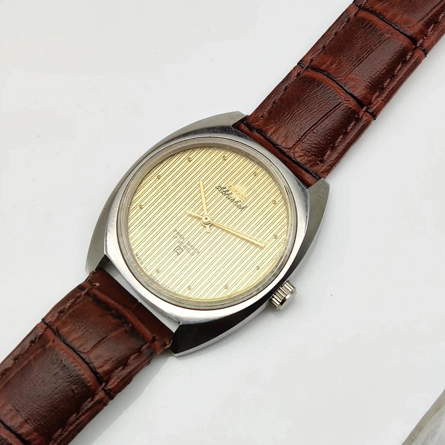 HMT Abhishek Para Shock 17 Jewels Golden Dial Dotted Indices Handwinding Watch