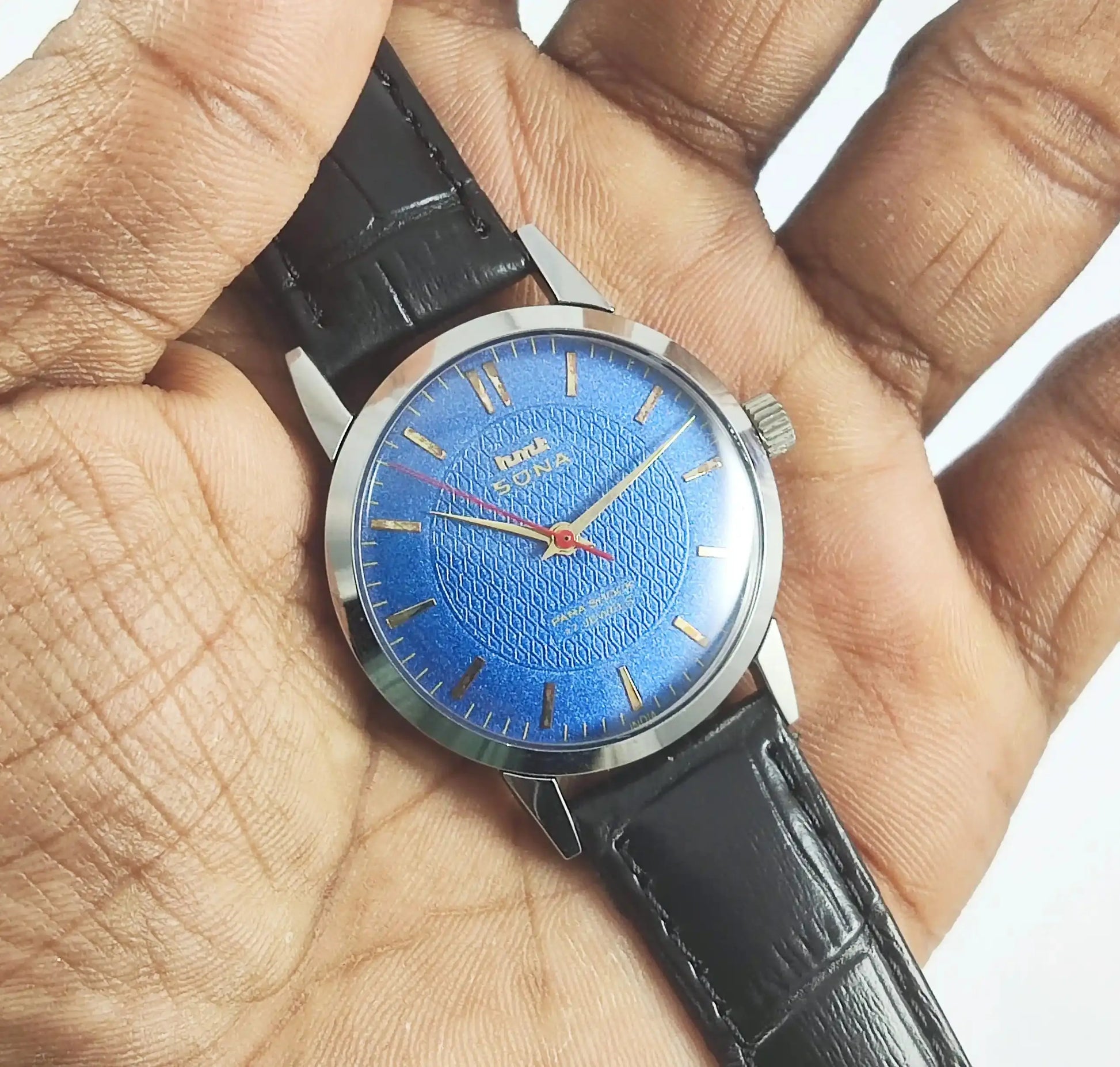 HMT Blue Sona Para Shock 17 Jewels Handwinding Watch Discover-Diamonds Physical