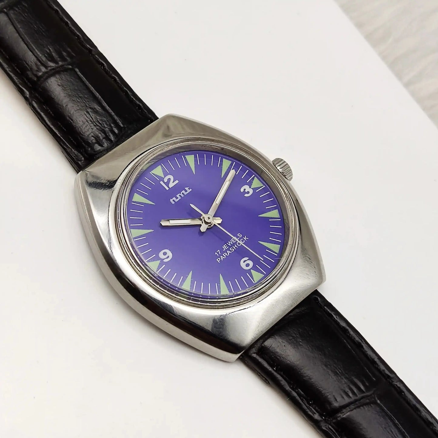 HMT English Numerals-Stick Indices 17 Jewels Handwinding