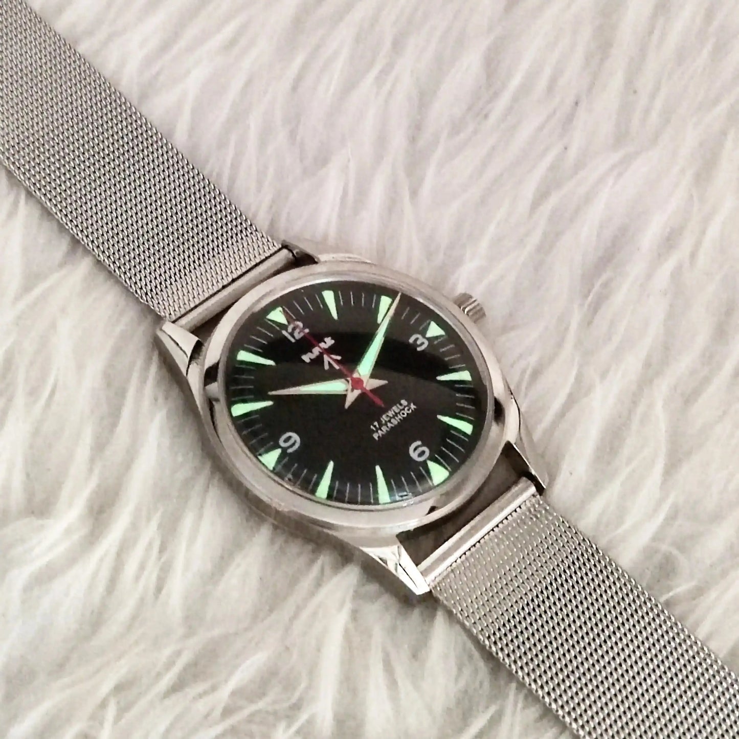 HMT Glow In The Dark 17 Jewels Black Dial Transparent Back Handwinding 0231