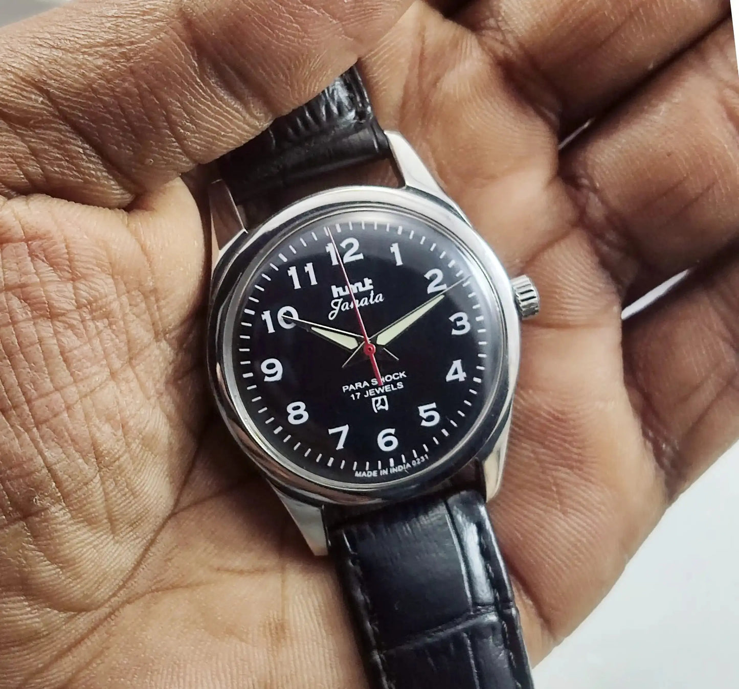 HMT Janata English Numerals Black Dial Para Shock 17 Jewels Discover-Diamonds Physical
