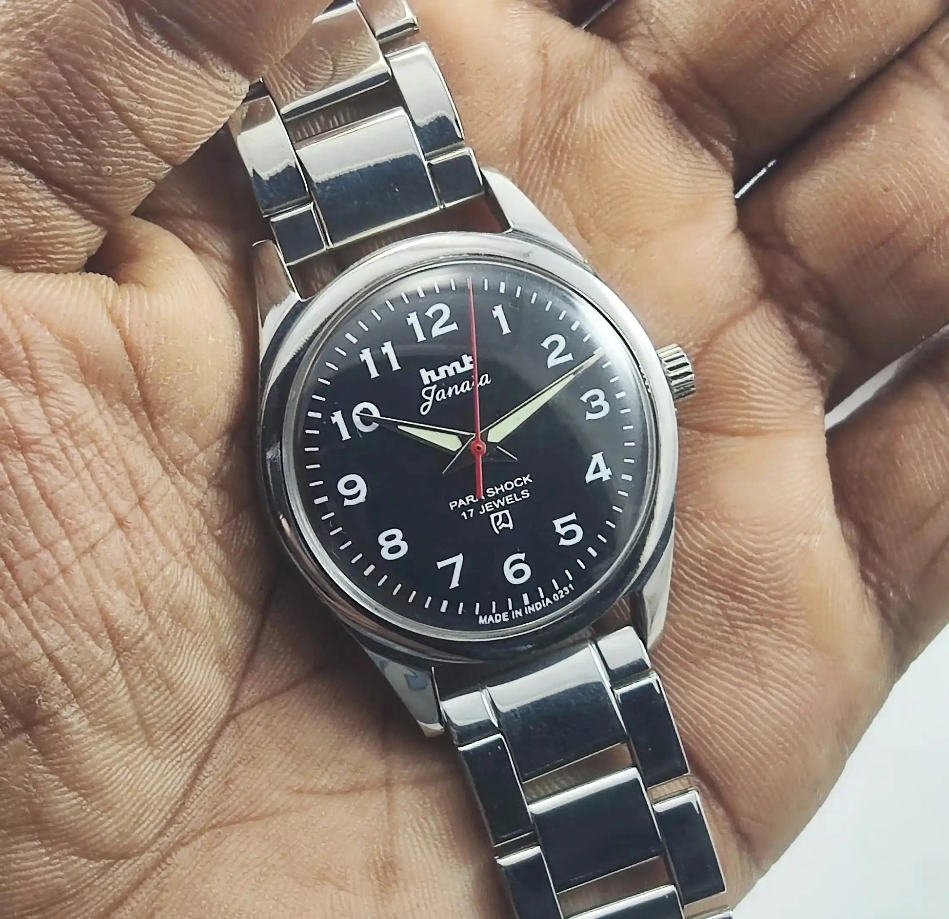HMT Janata English Numerals Black Dial Para Shock 17 Jewels Mechanical Handwinding Watch Discover-Diamonds Physical