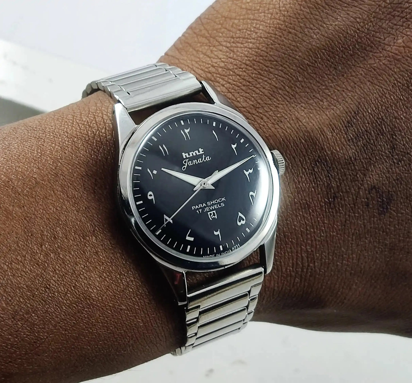 HMT Janata Para Shock 17 Jewels Arabic Dial Black Color Handwinding Discover-Diamonds Physical