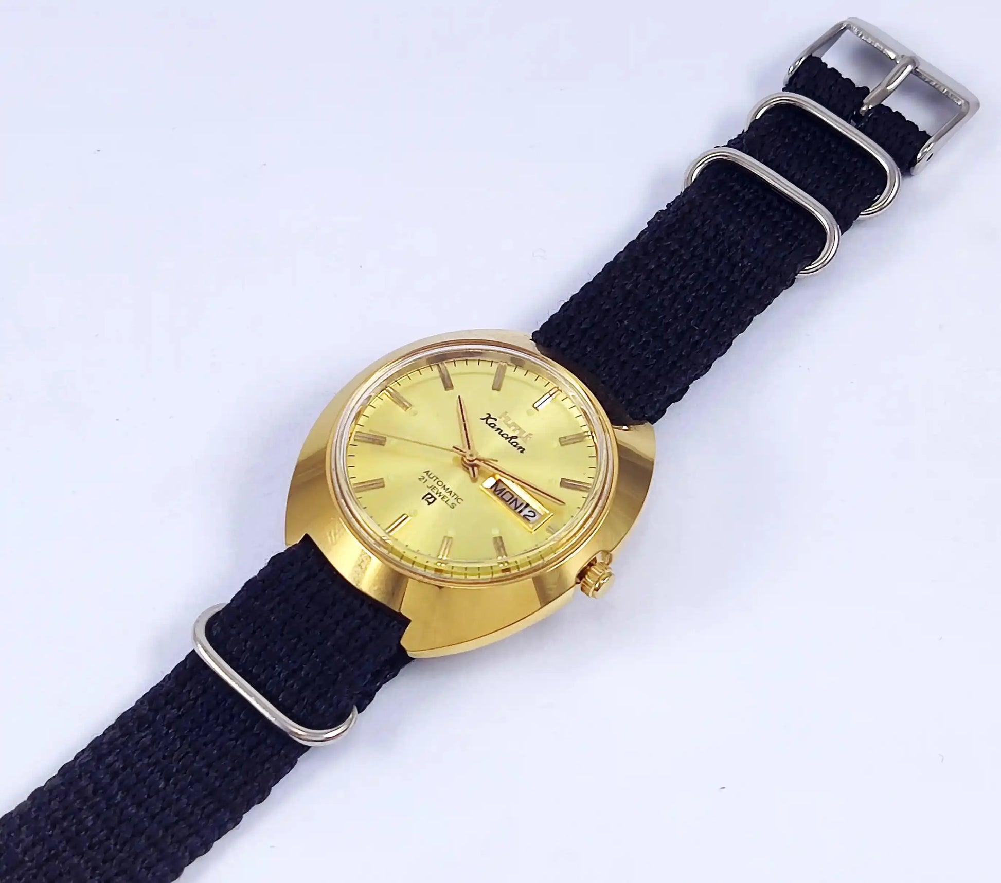 HMT Kanchan Automatic 21 Jewels Golden Dial Watch Discover-Diamonds Physical