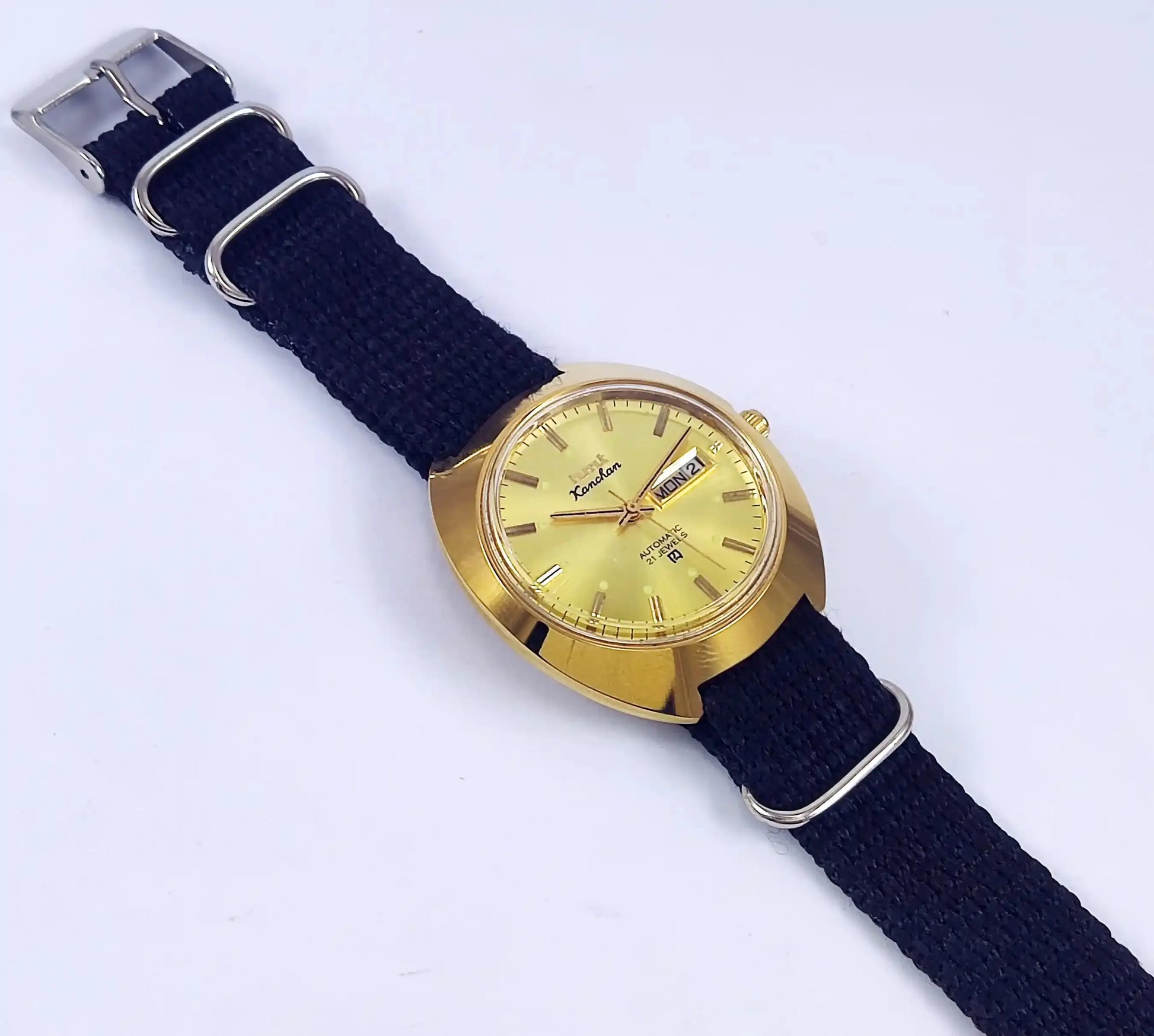 HMT Kanchan Automatic 21 Jewels Golden Dial Watch Discover-Diamonds Physical