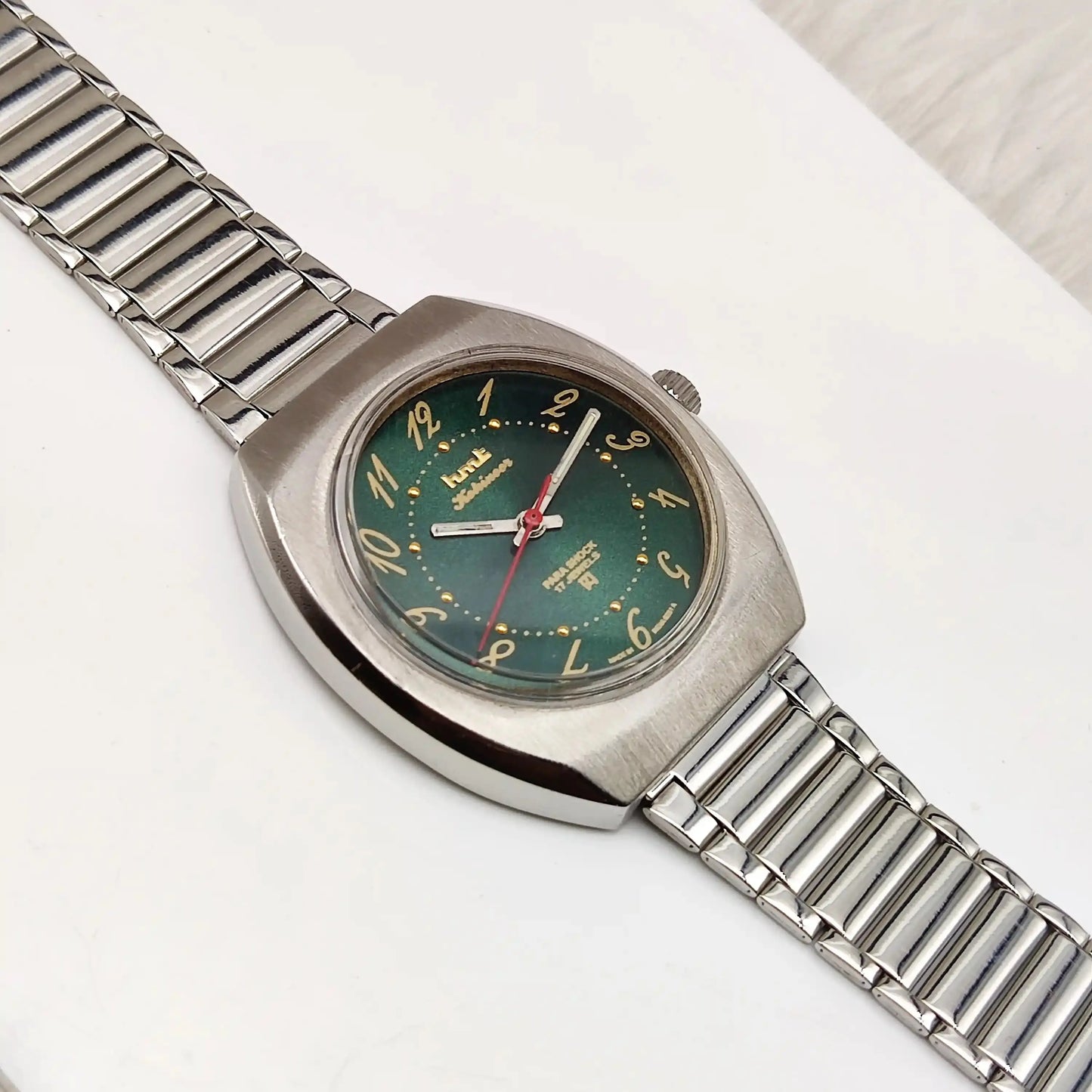 HMT Kohinoor English Numerals Mechanical Handwinding 17 Jewels