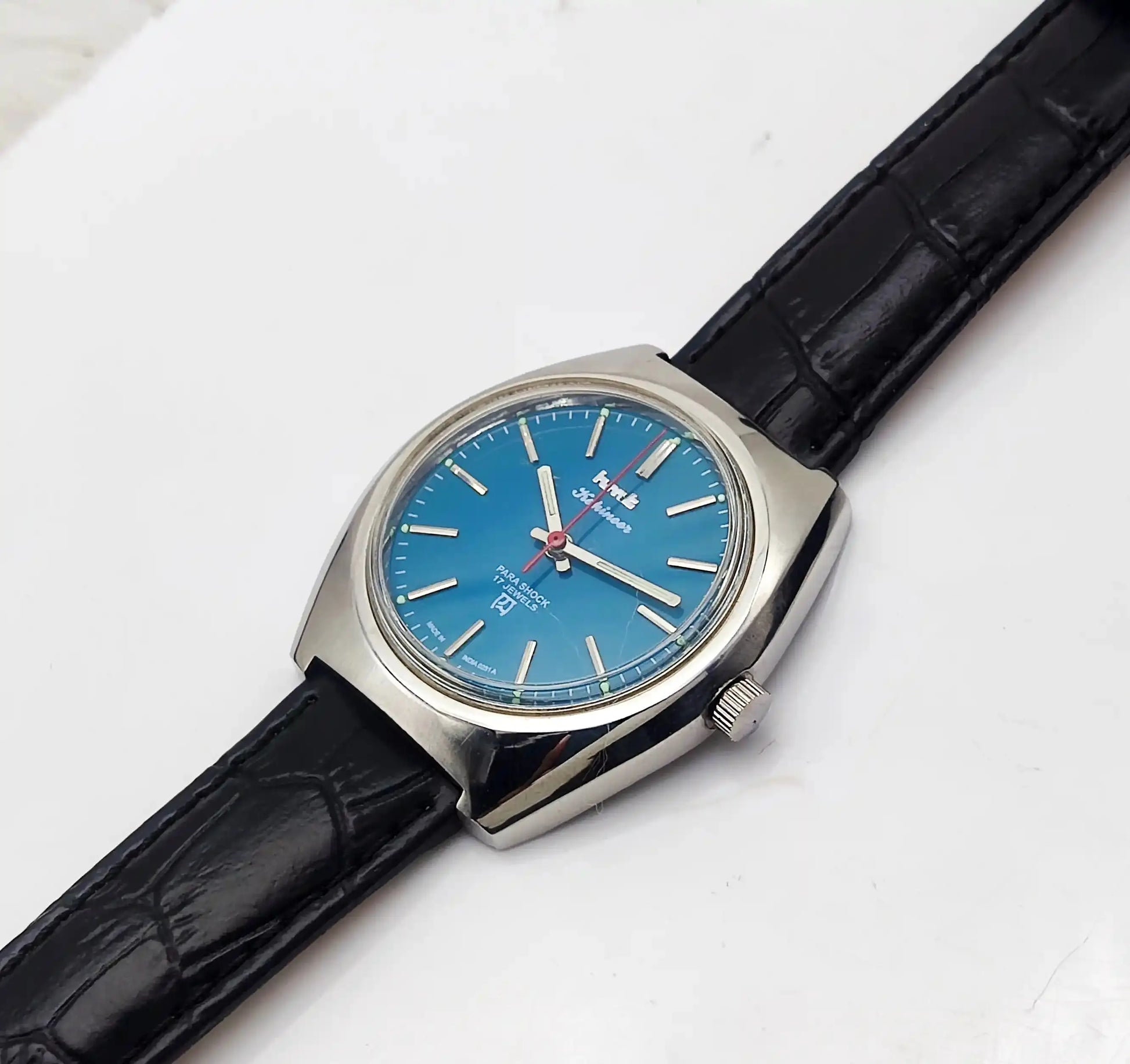 HMT Kohinoor Handwinding 17 Jewels Peacock Blue Dial - Discover-Diamonds