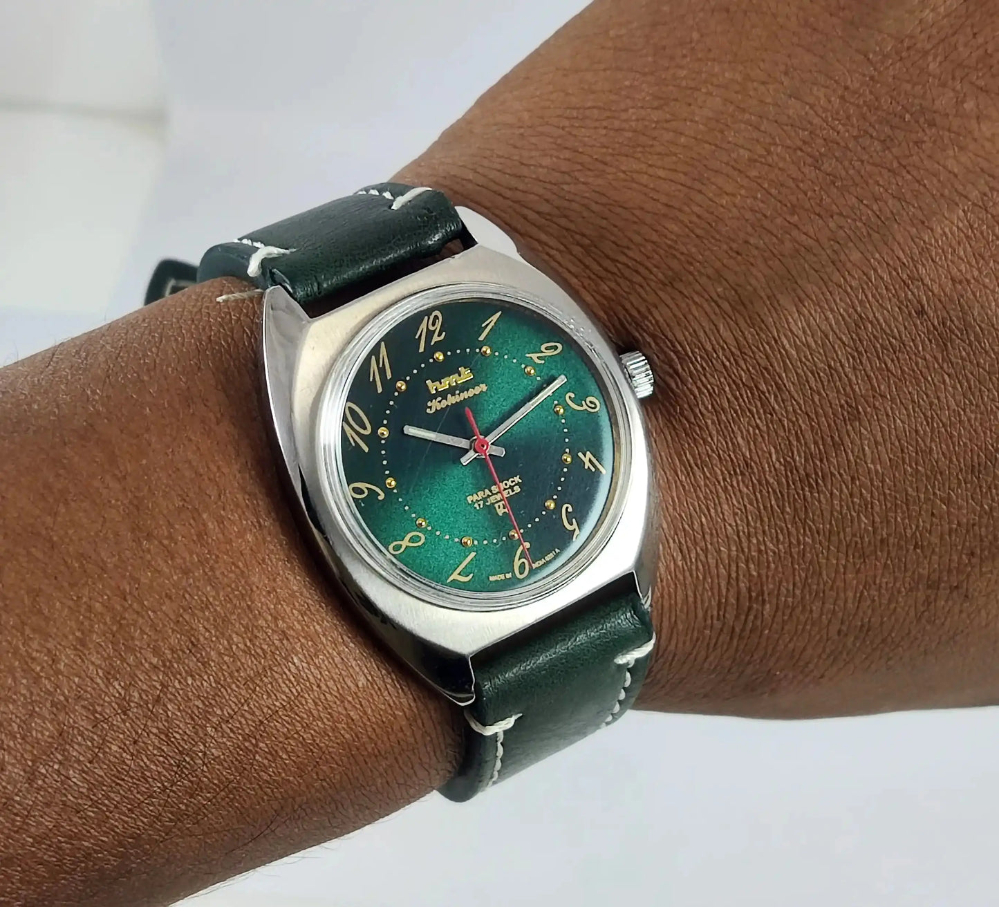 HMT Kohinoor Para Shock 17 Jewels English Numerals Green Dial Handwinding Discover-Diamonds Physical