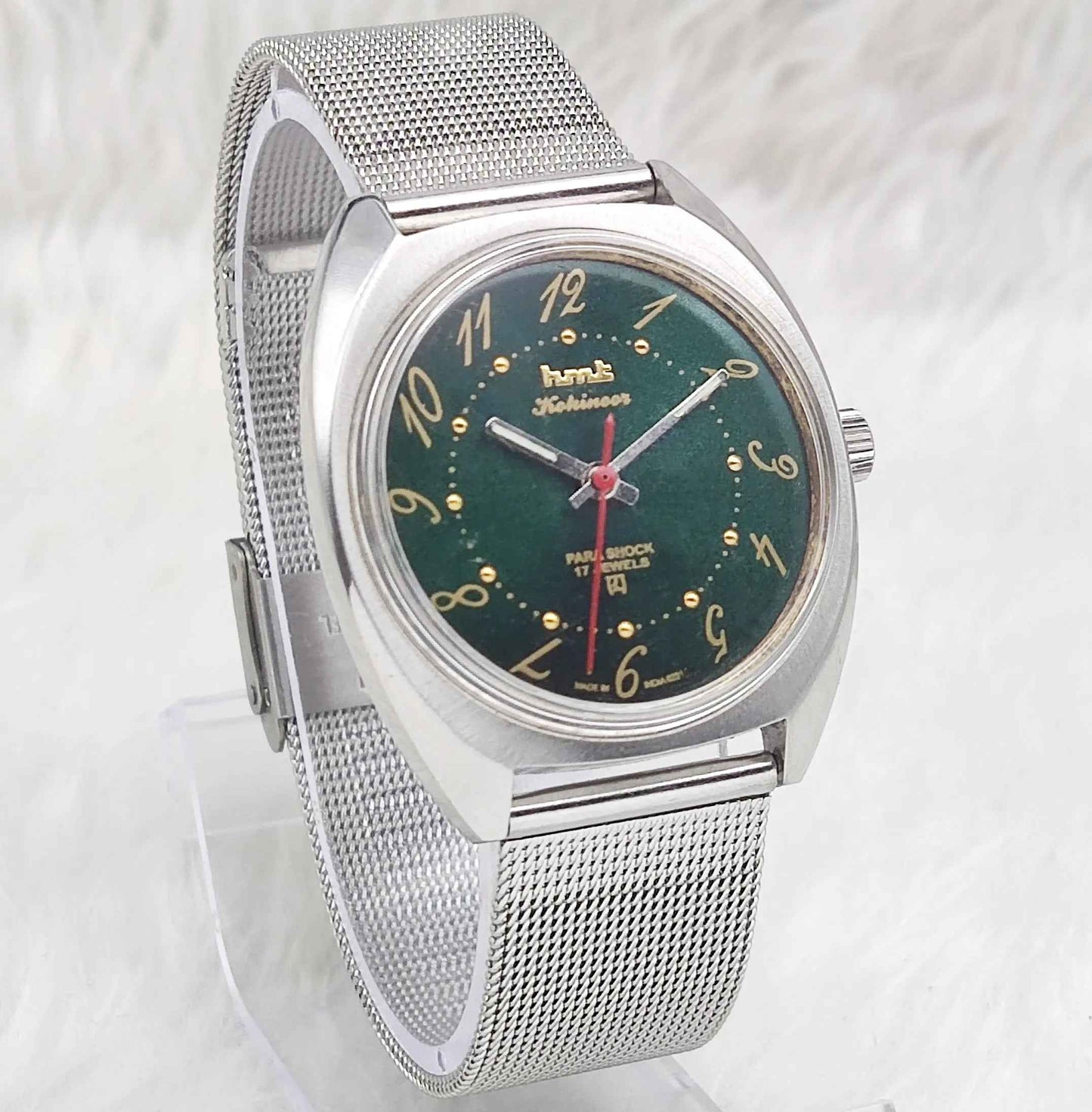HMT Kohinoor Para Shock 17 Jewels Green Dial Handwinding English Numerals