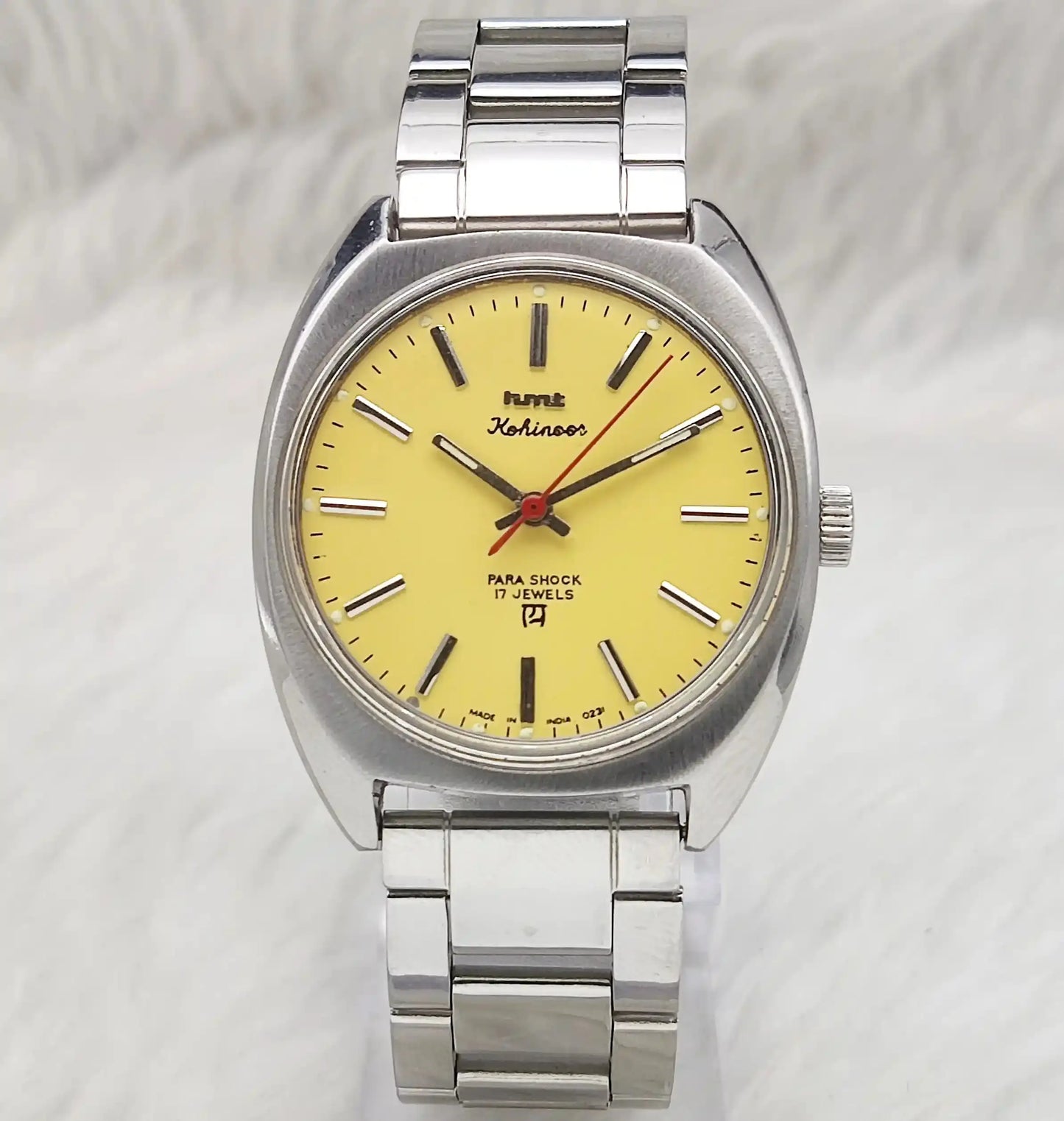 HMT Kohinoor Yellow Stick Indices Dial Para Shock 17 Jewels Handwinding Watch